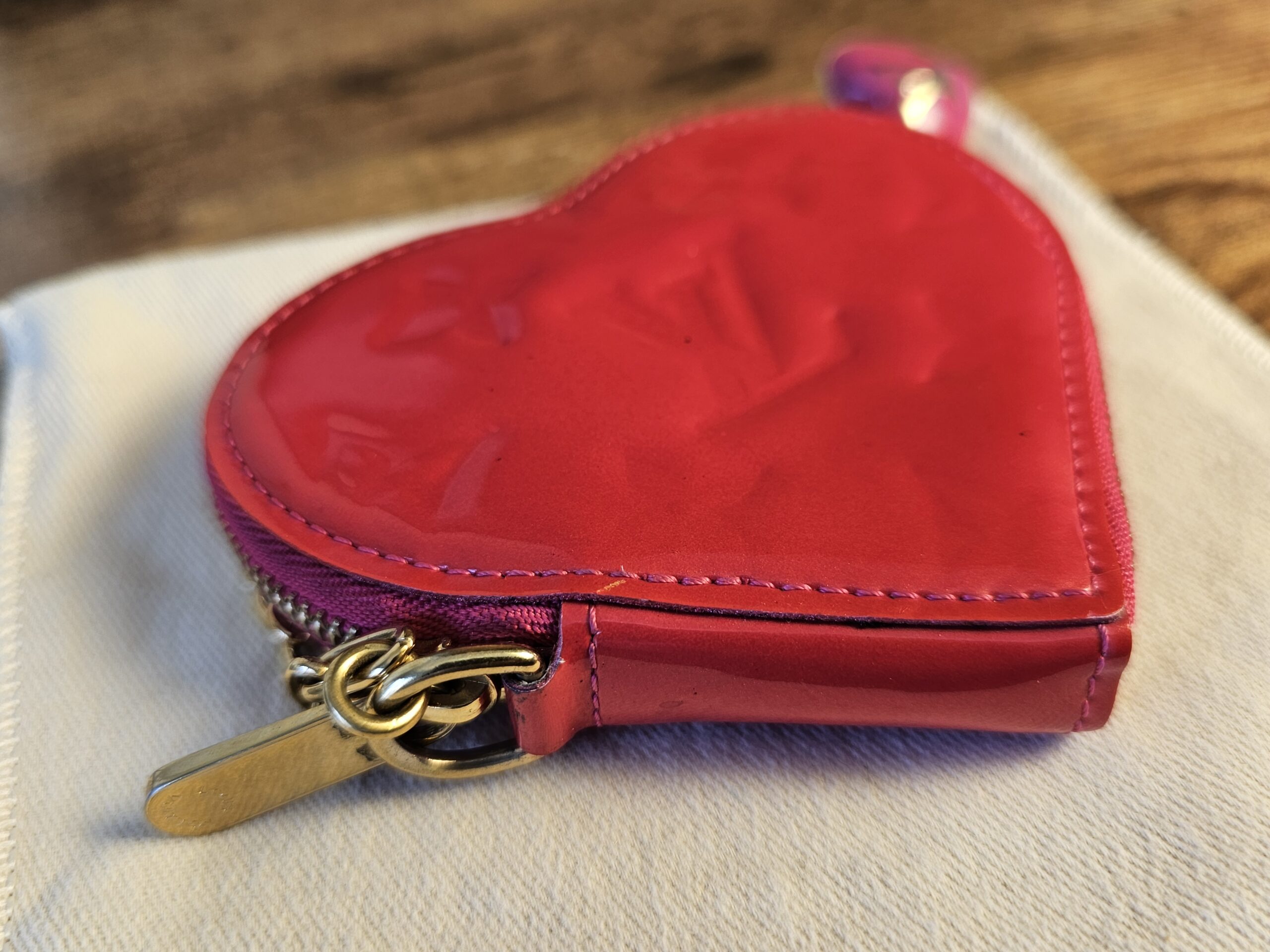 Vernis Heart Coin Purse - Image 5