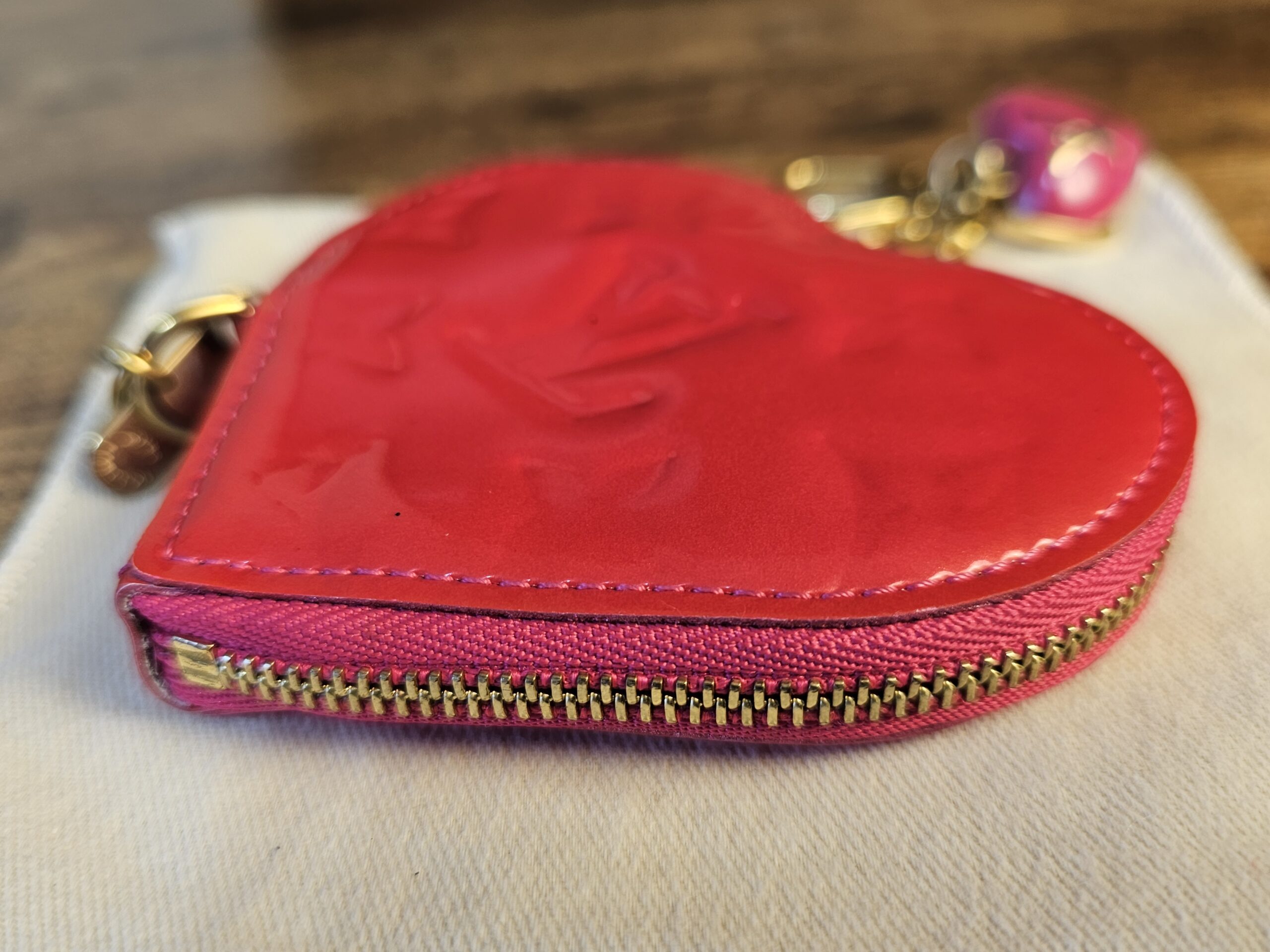 Vernis Heart Coin Purse - Image 6