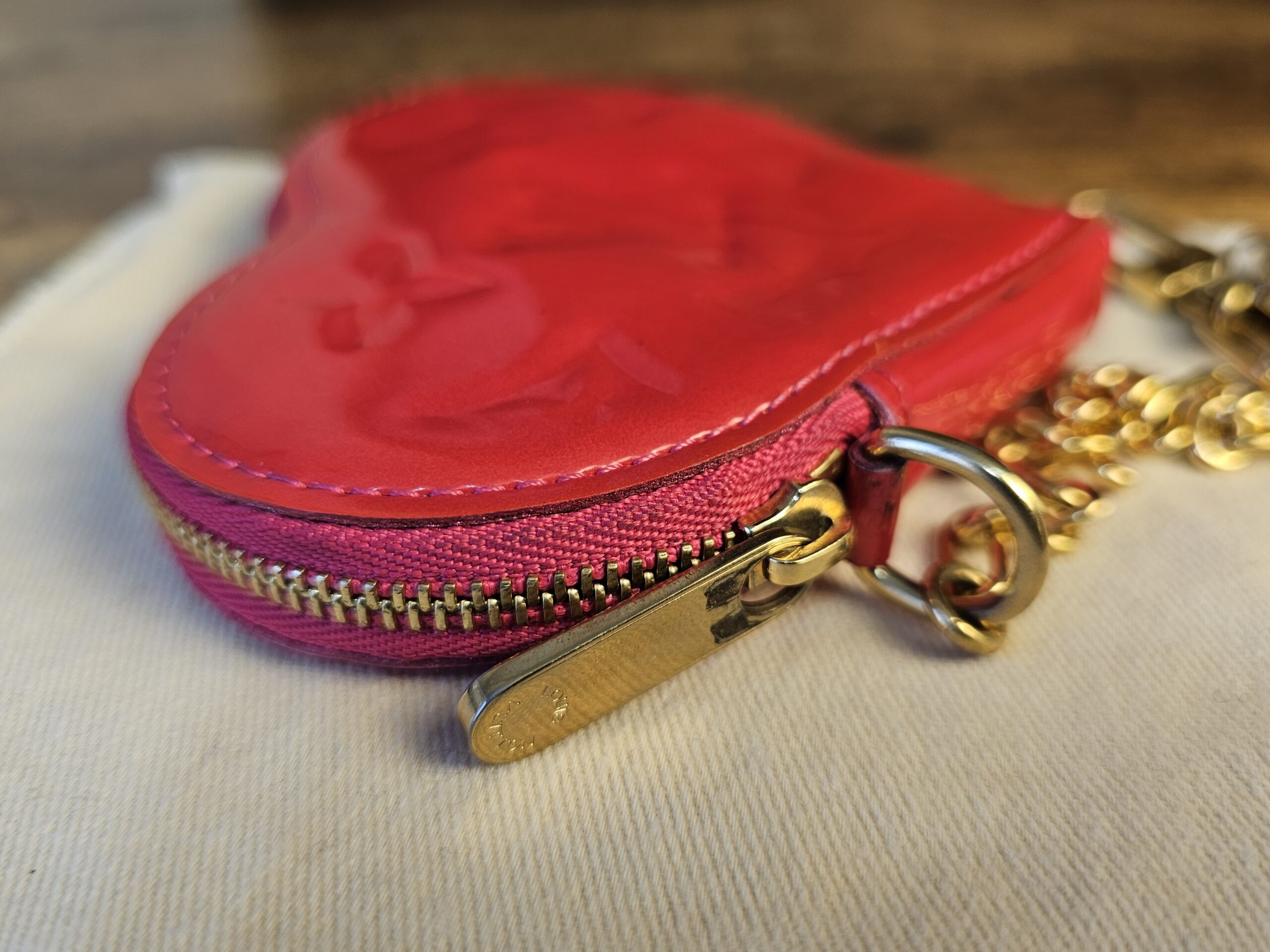 Vernis Heart Coin Purse - Image 8