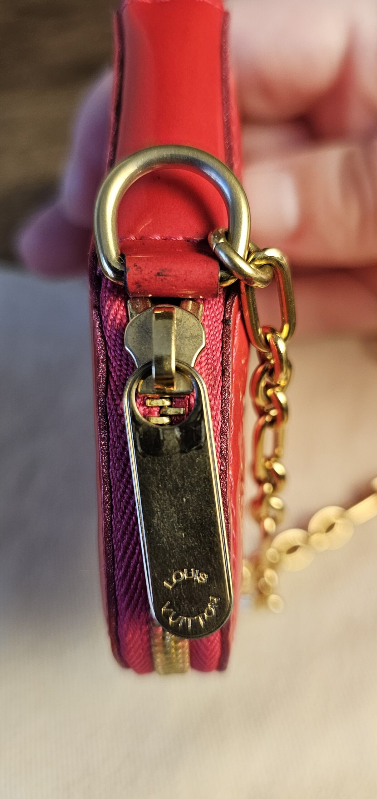 Vernis Heart Coin Purse - Image 9