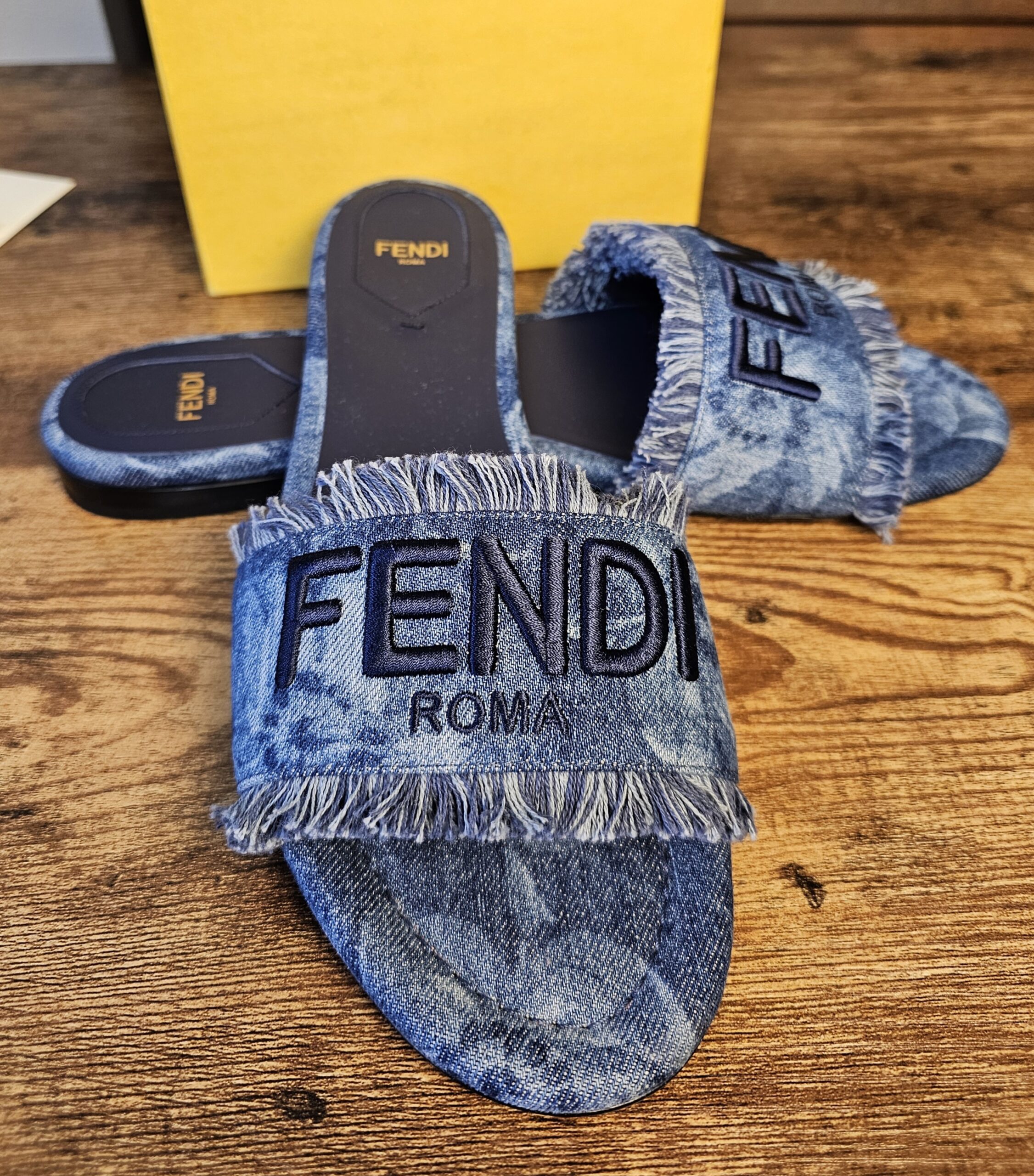 Denim slides with fringe - Image 4