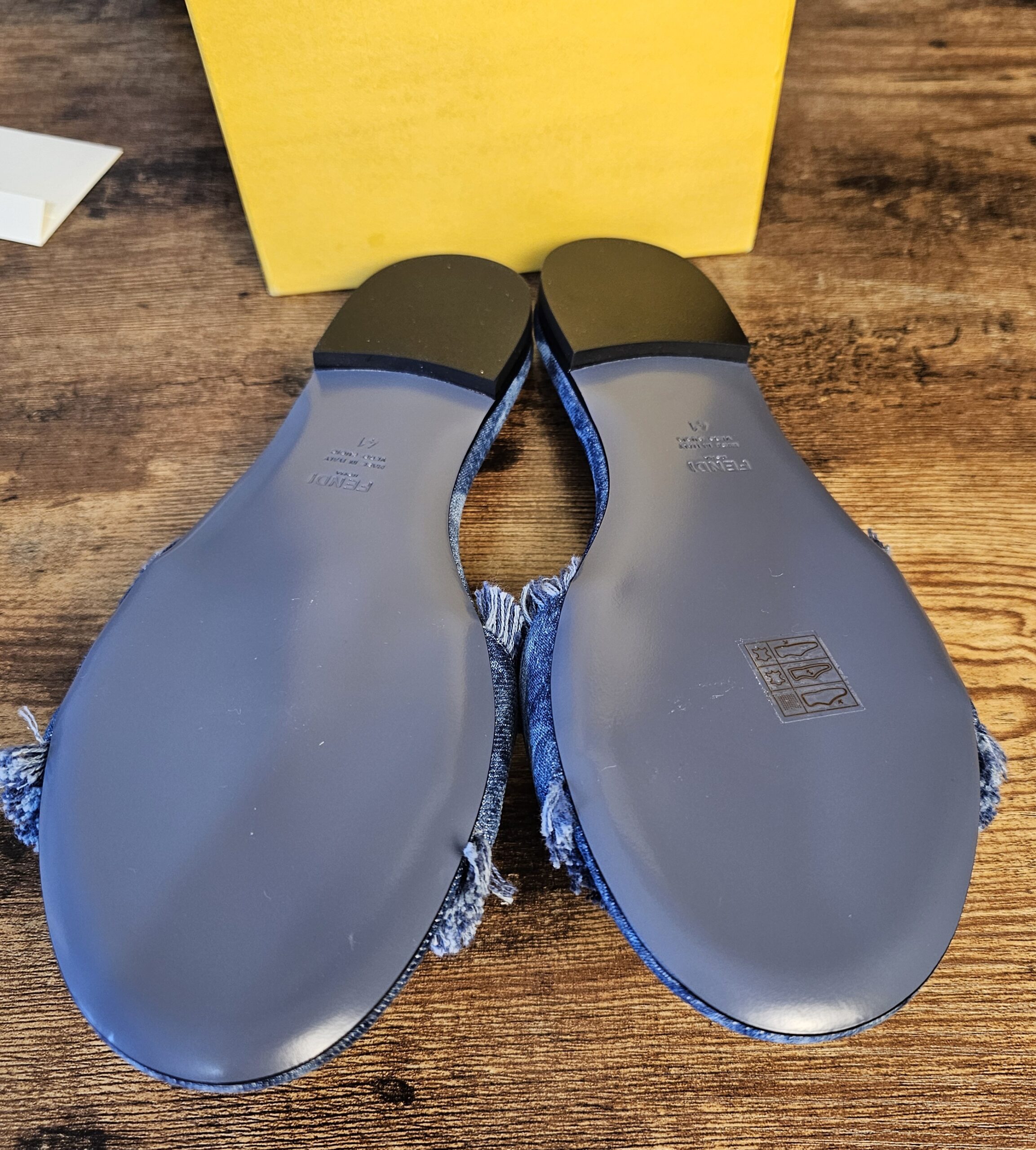 Denim slides with fringe - Image 5