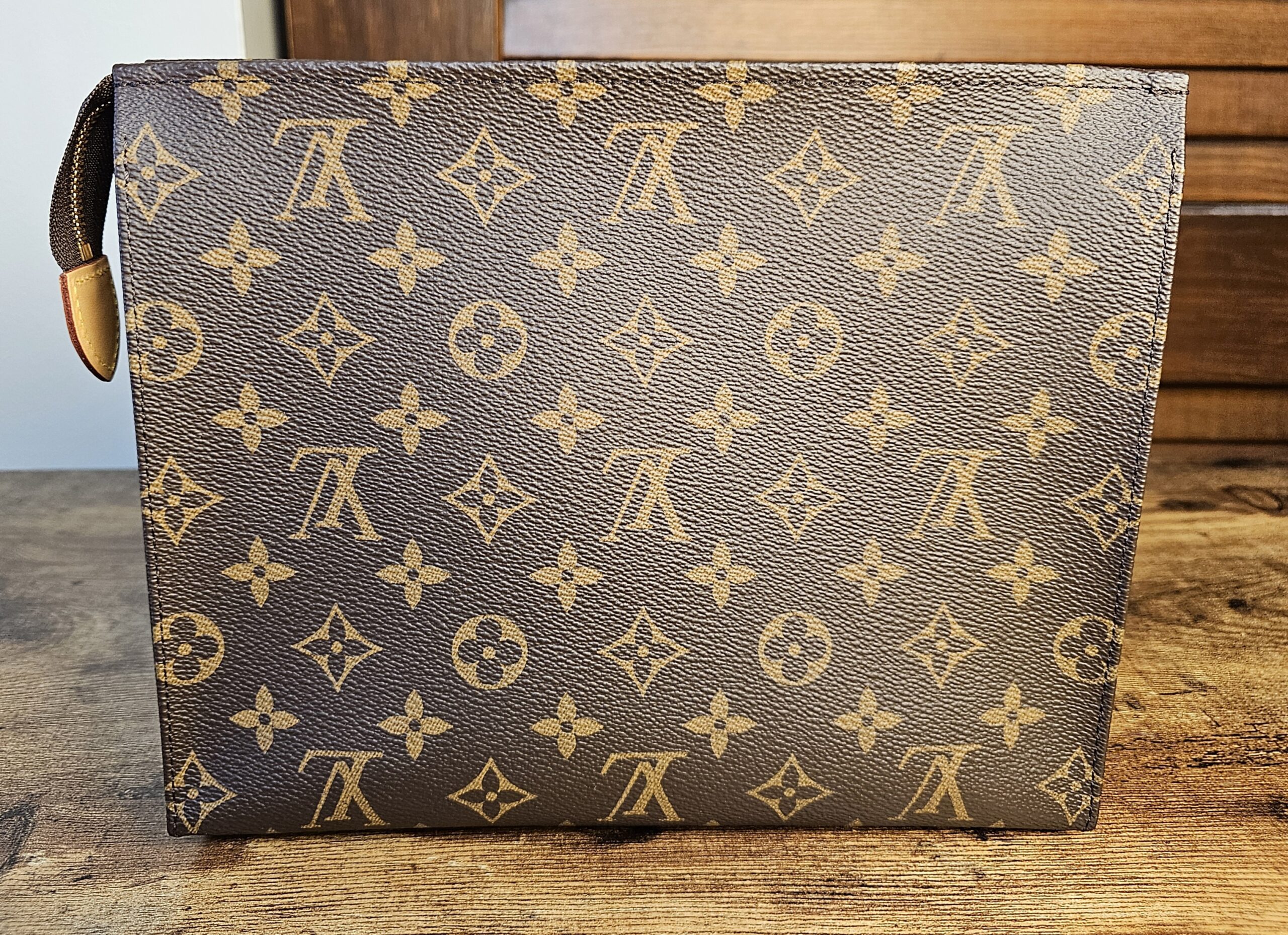 Tolietry 26 Monogram