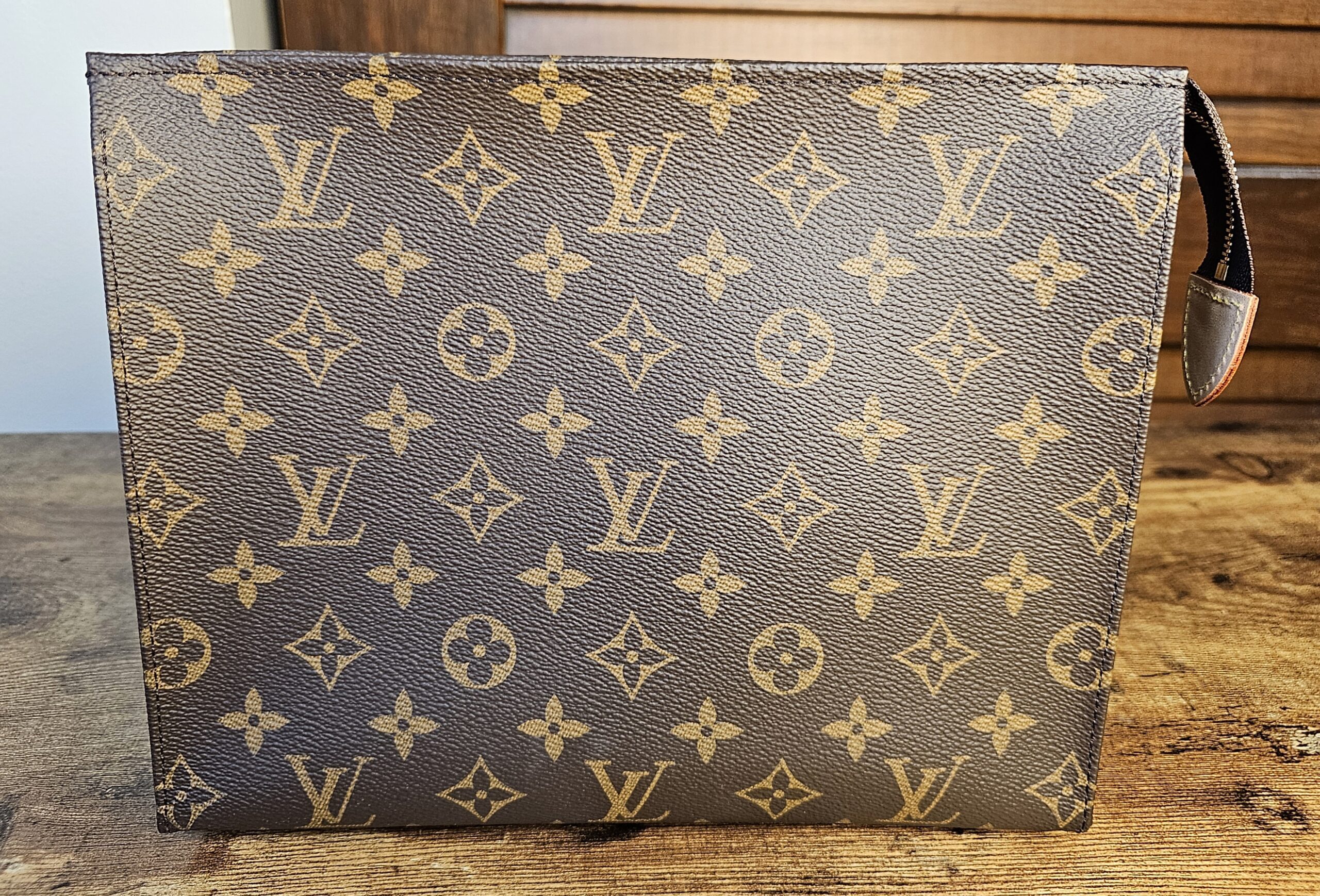 Tolietry 26 Monogram - Image 3