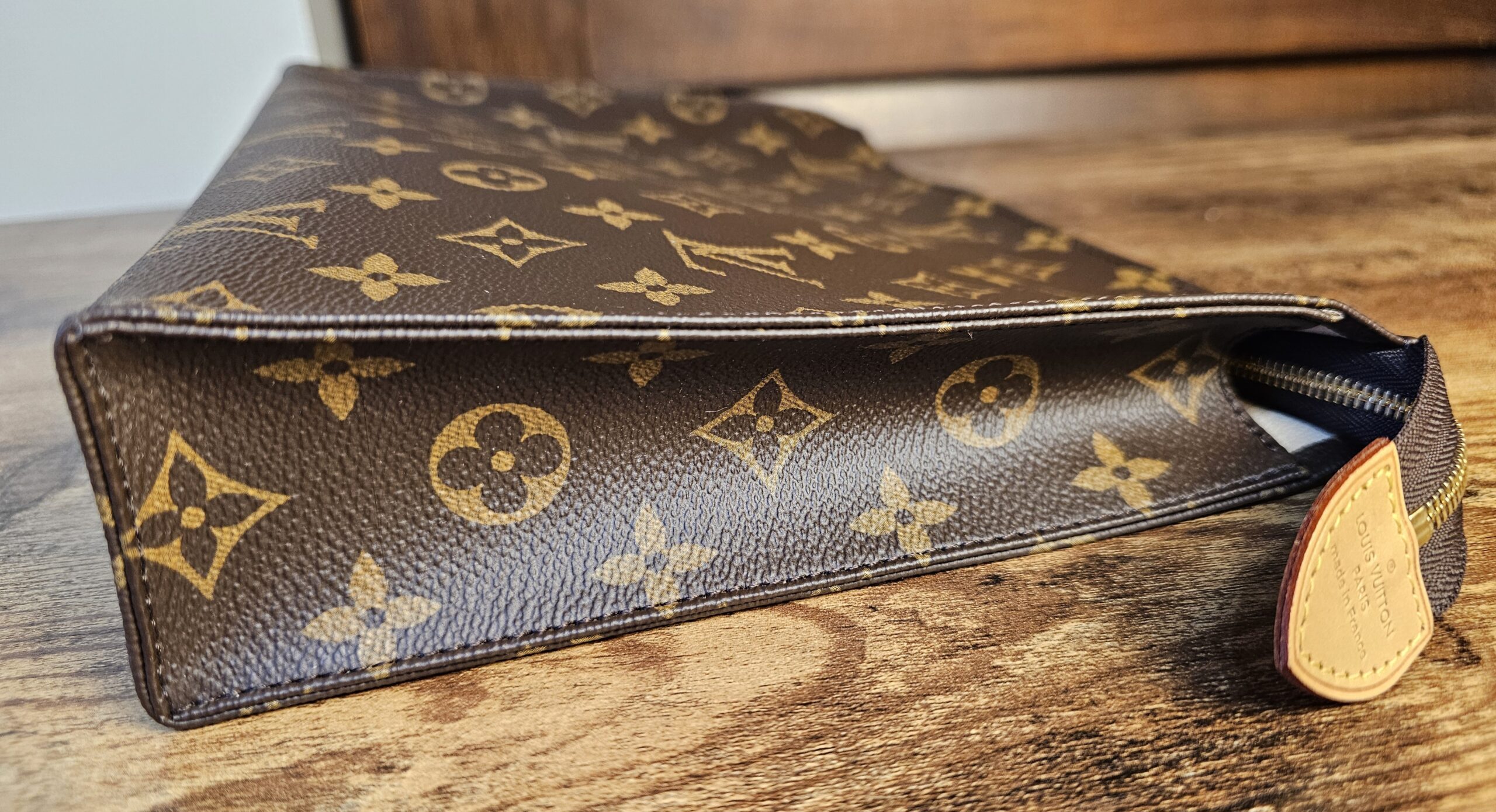 Tolietry 26 Monogram - Image 6