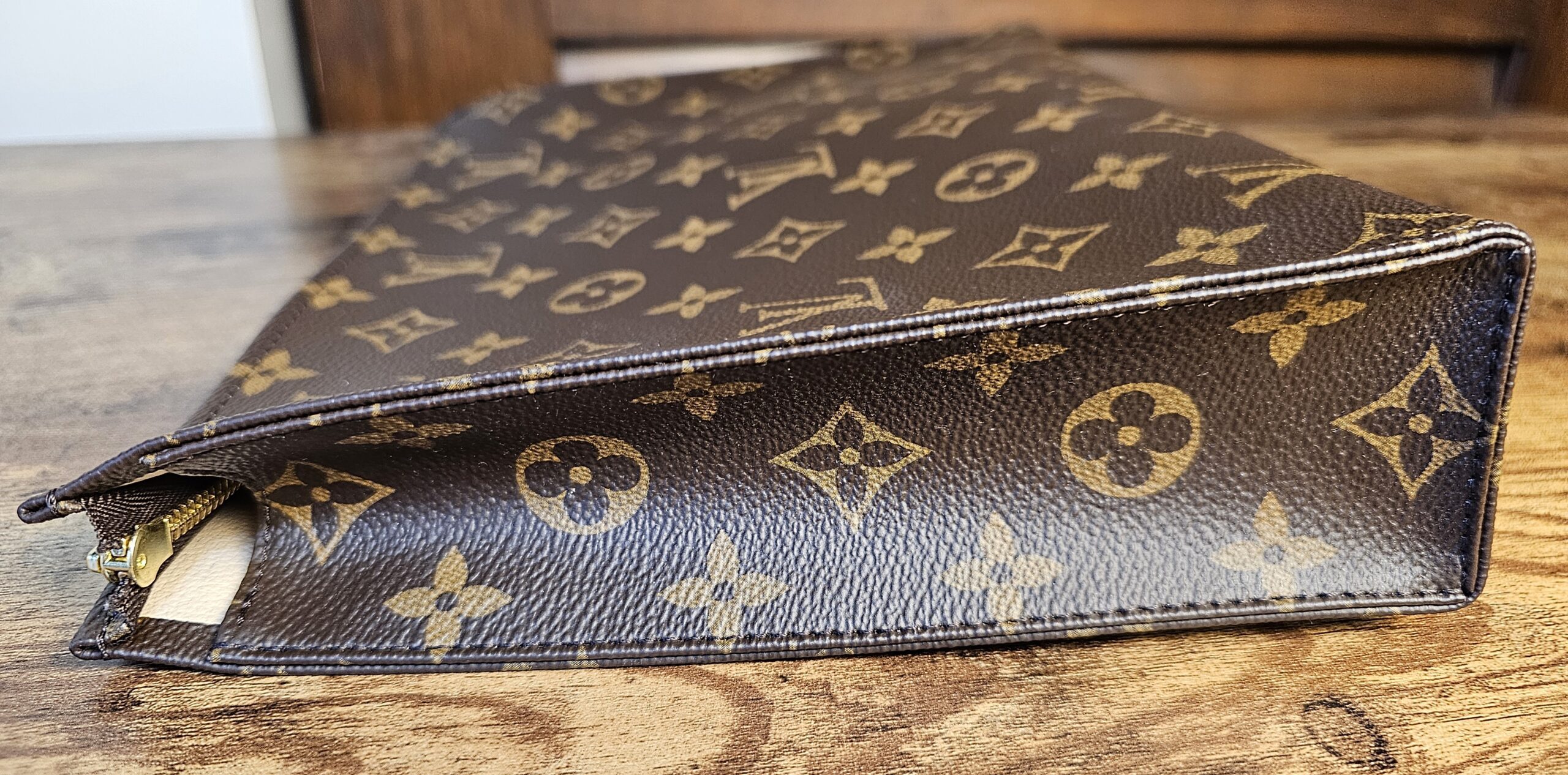 Tolietry 26 Monogram - Image 7