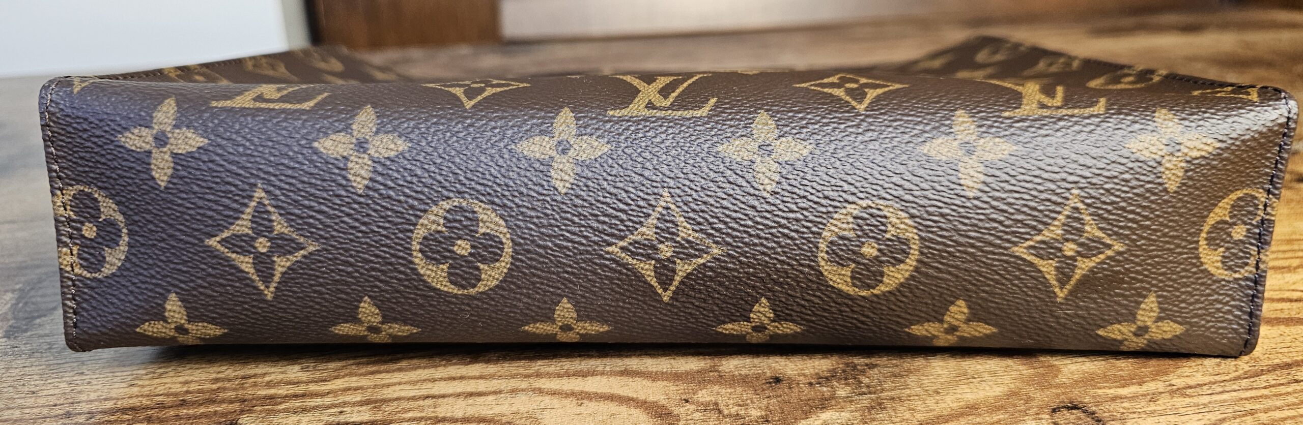 Tolietry 26 Monogram - Image 8