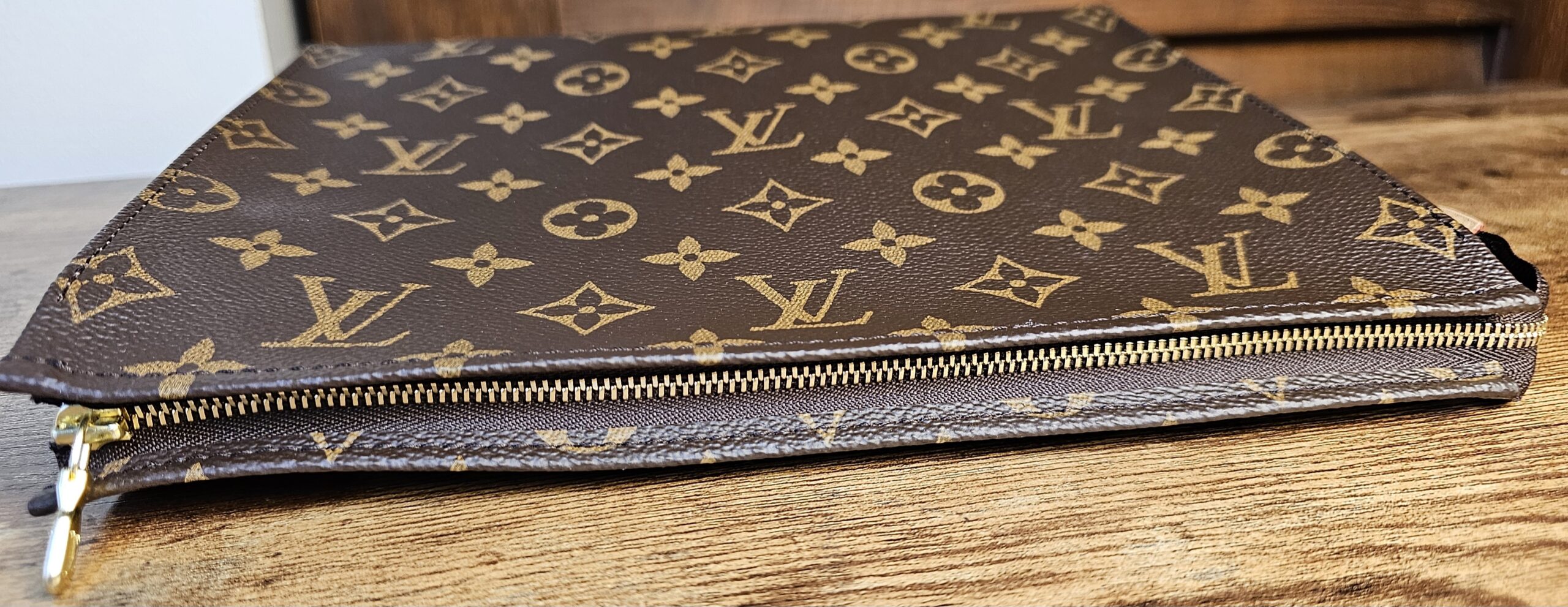 Tolietry 26 Monogram - Image 9