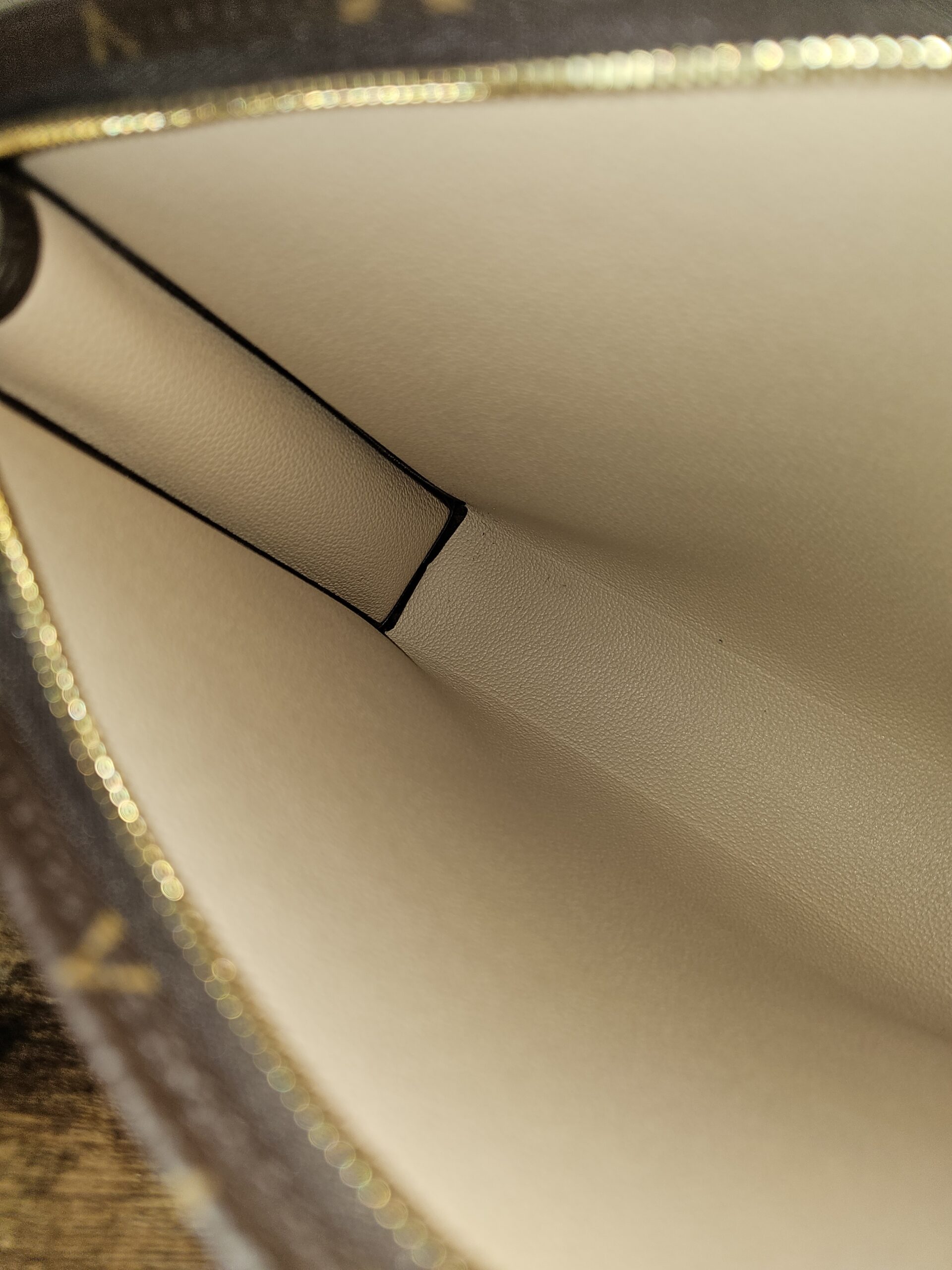 Tolietry 26 Monogram - Image 11