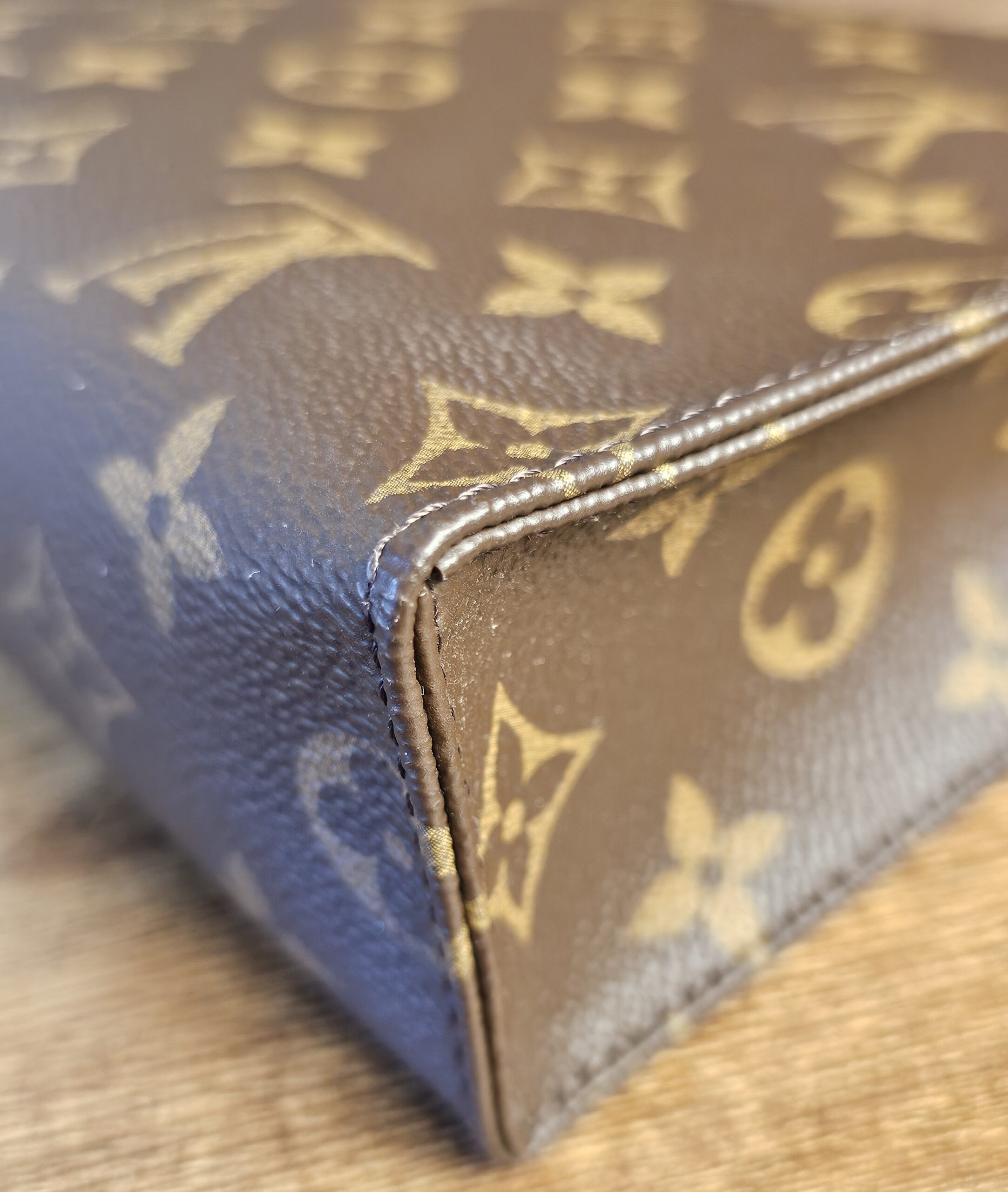 Tolietry 26 Monogram - Image 15