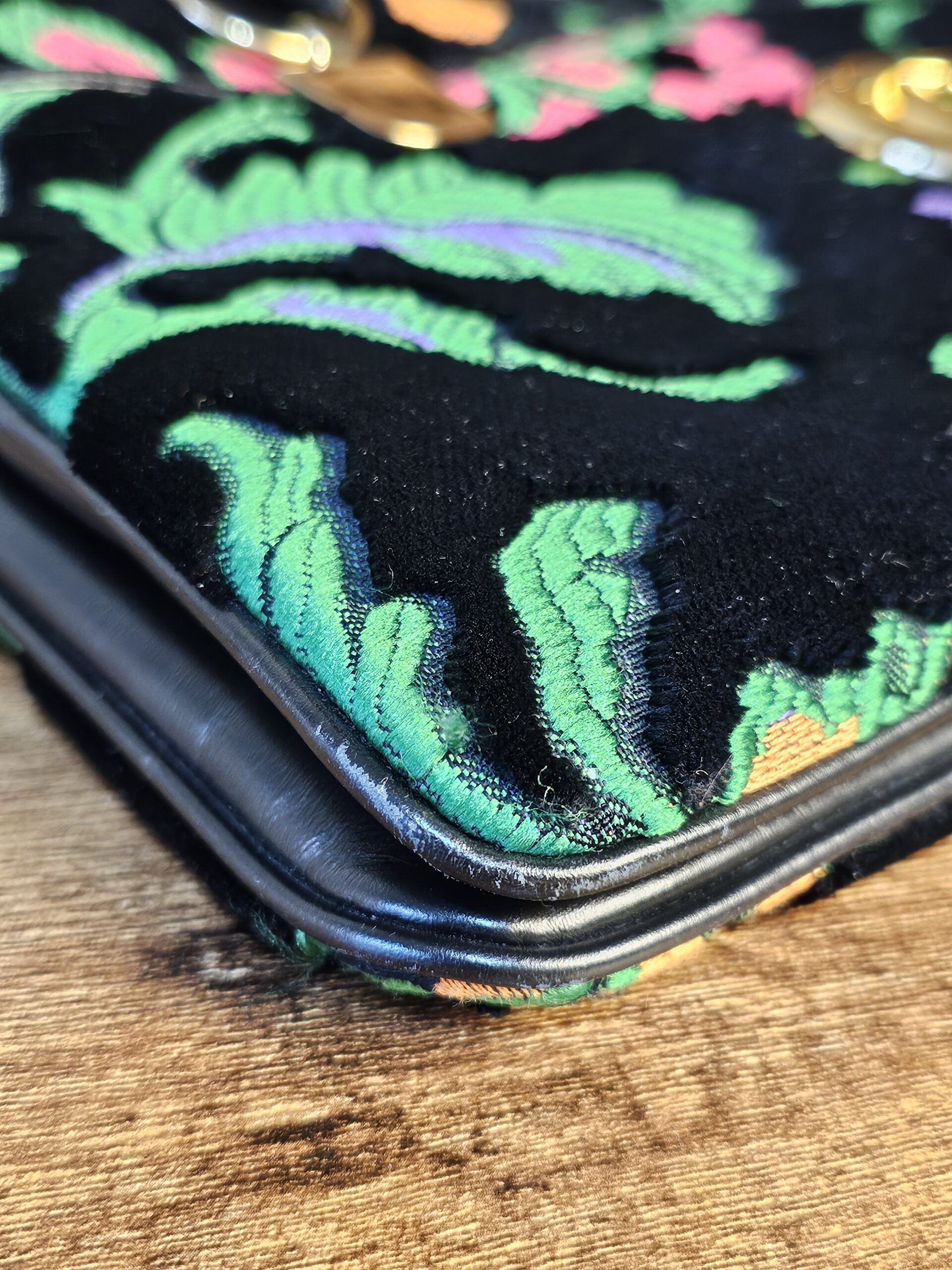 Arli Shoulder Bag - Image 8