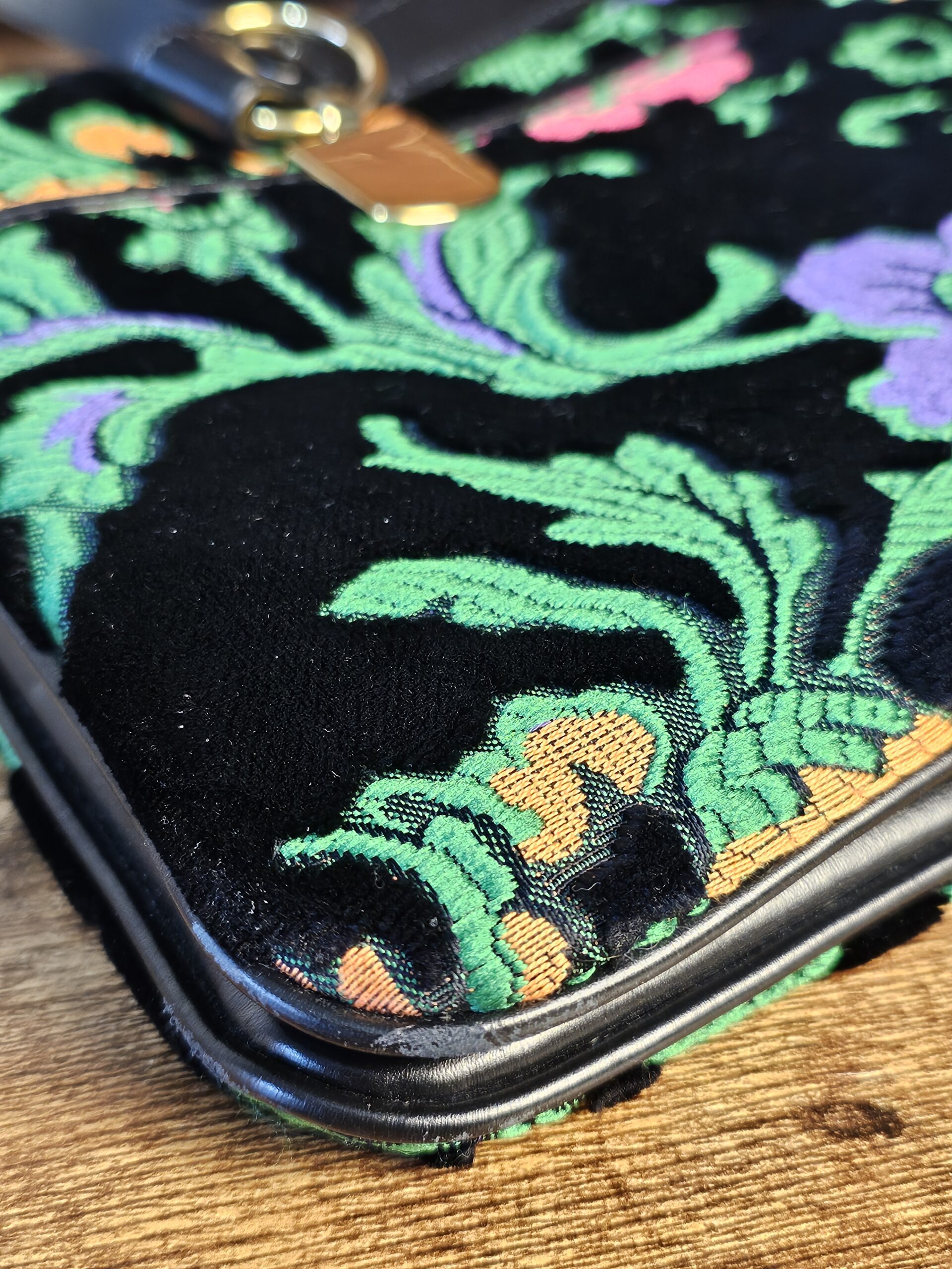 Arli Shoulder Bag - Image 10