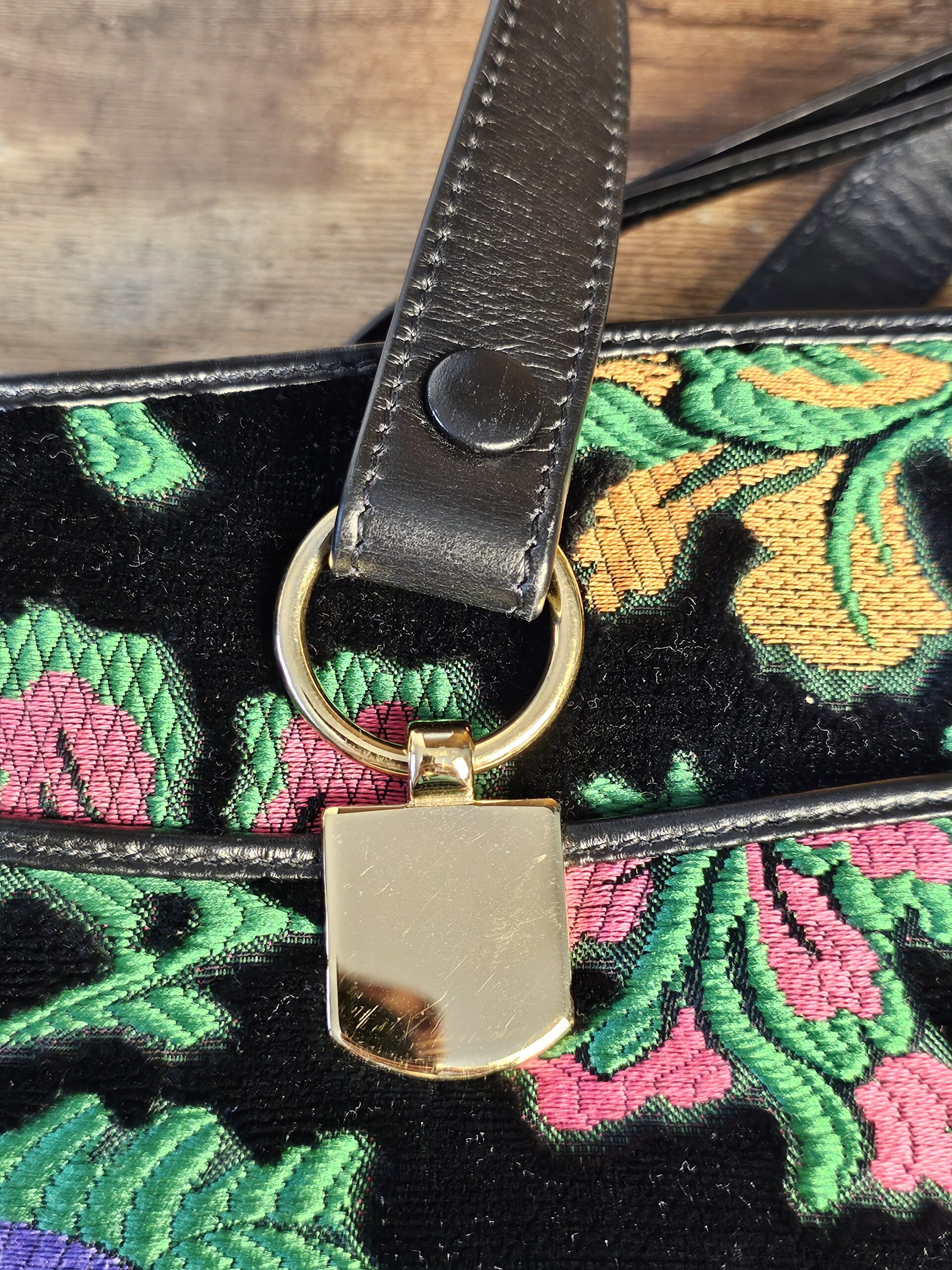 Arli Shoulder Bag - Image 13