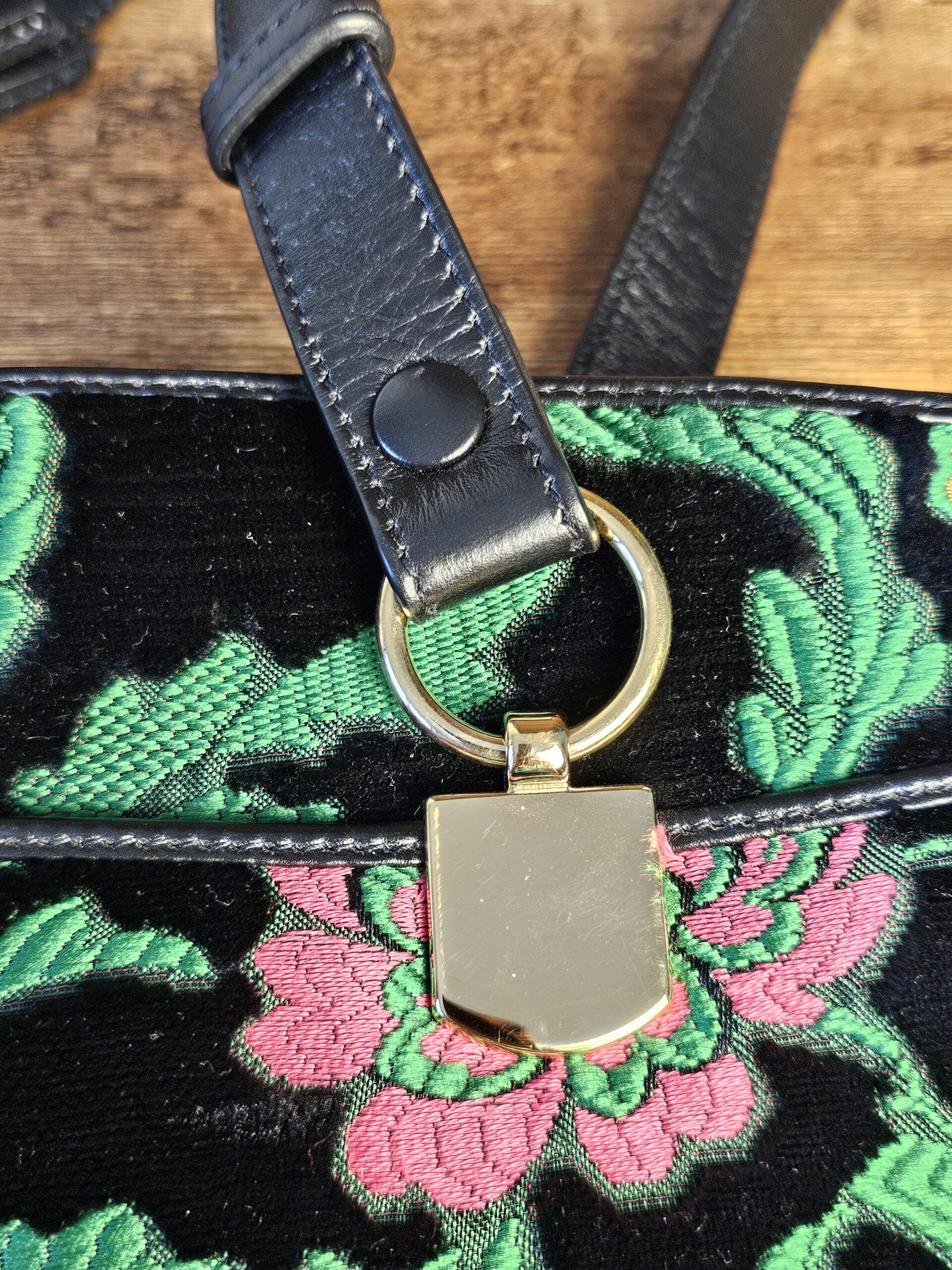 Arli Shoulder Bag - Image 14