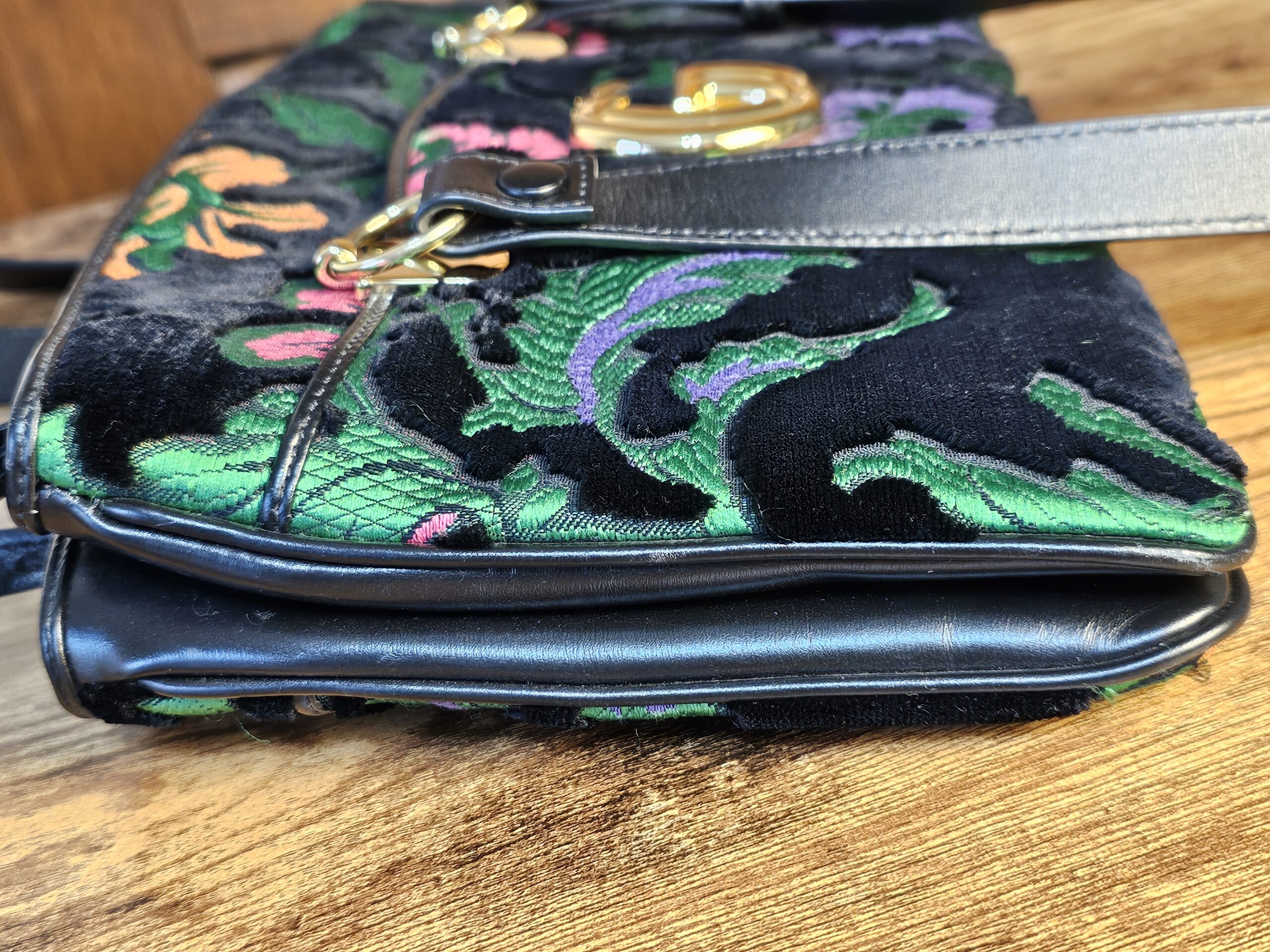 Arli Shoulder Bag - Image 17