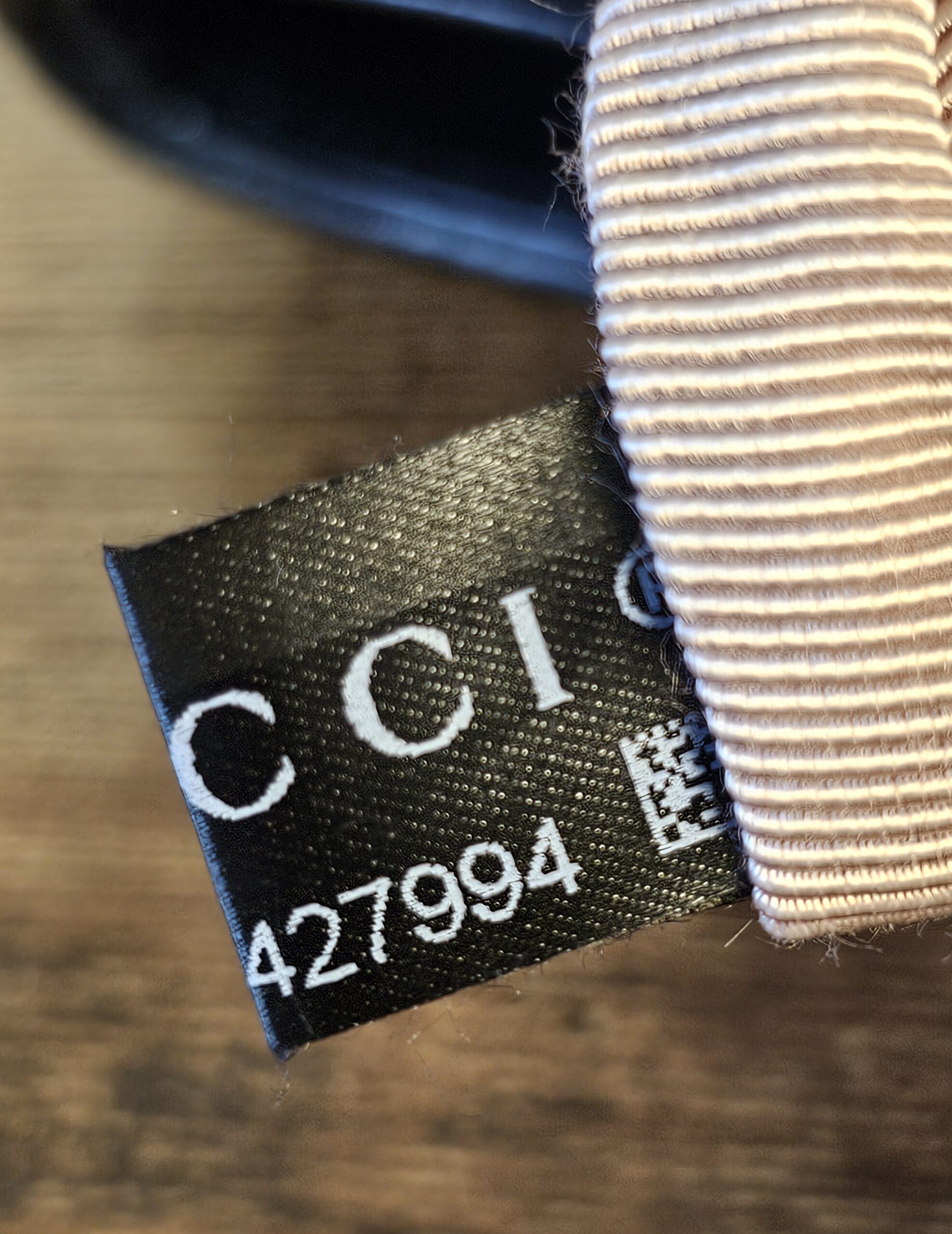 Arli Shoulder Bag - Image 28