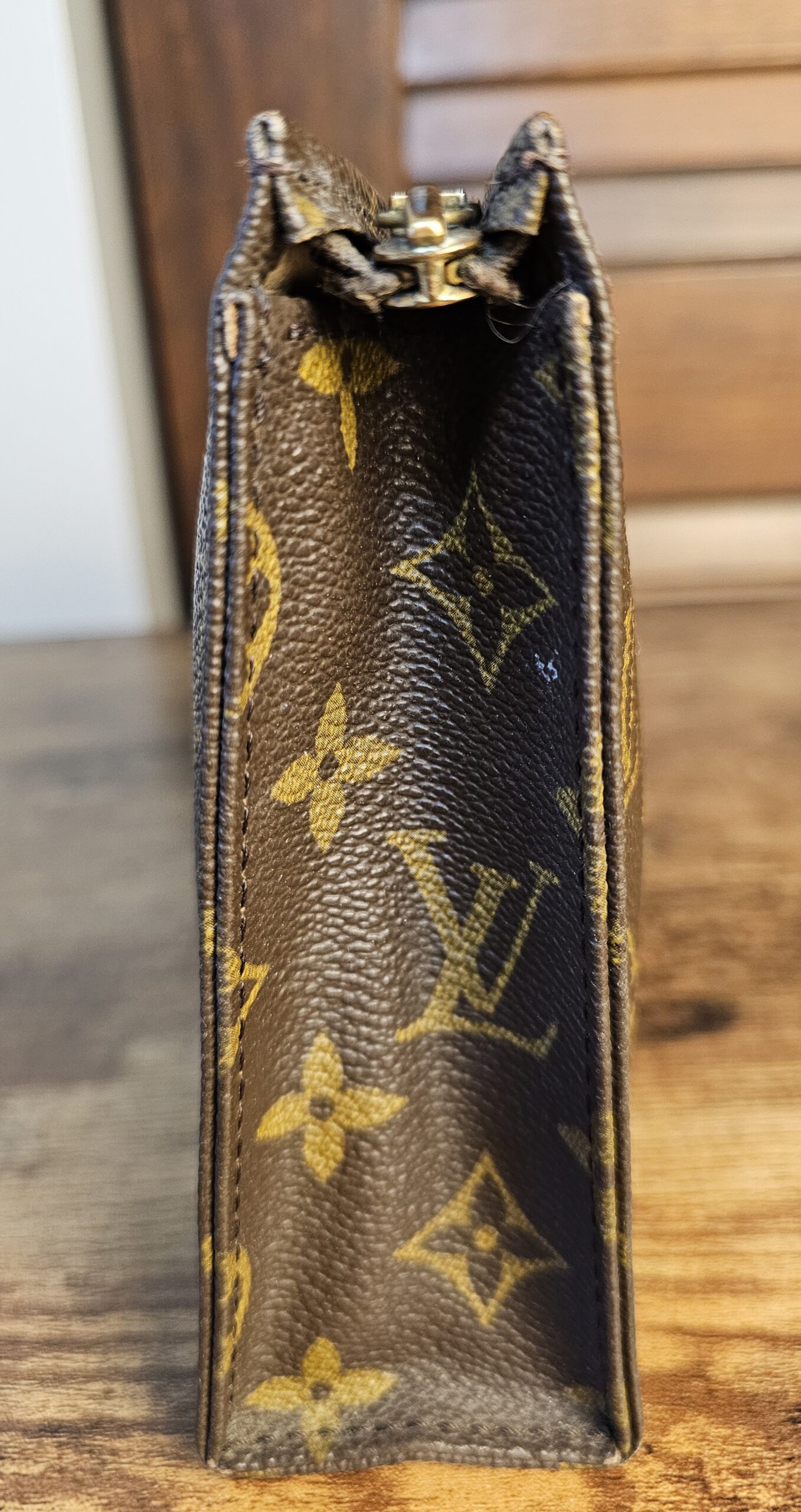 Tolietry 19 Monogram - Image 5