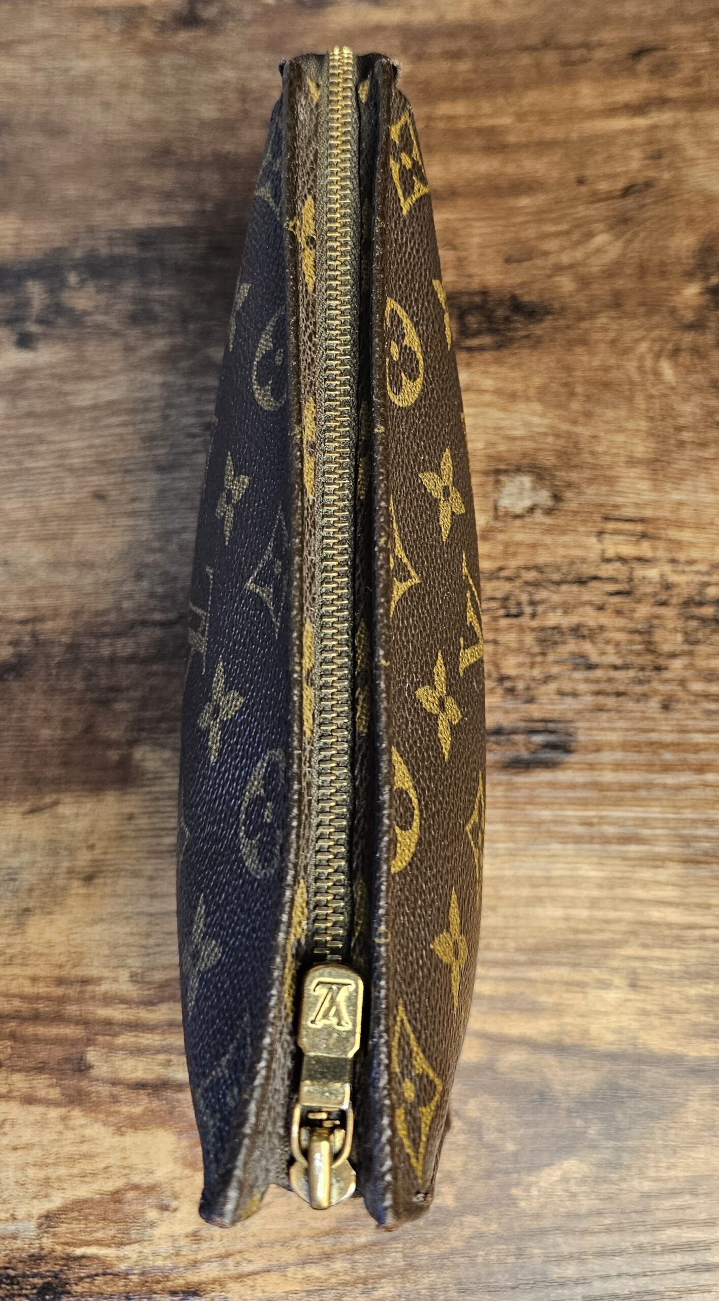 Tolietry 19 Monogram - Image 6