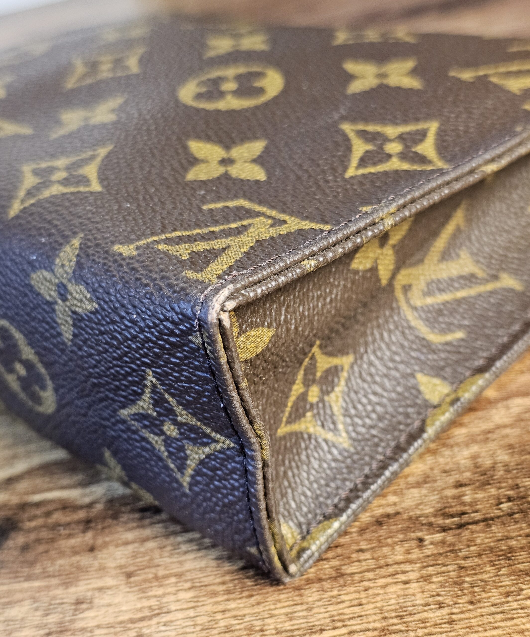 Tolietry 19 Monogram - Image 8