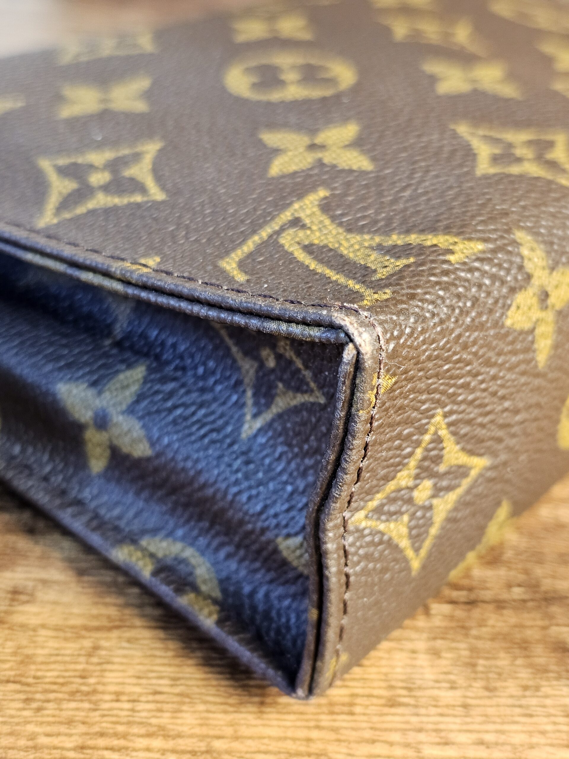 Tolietry 19 Monogram - Image 9