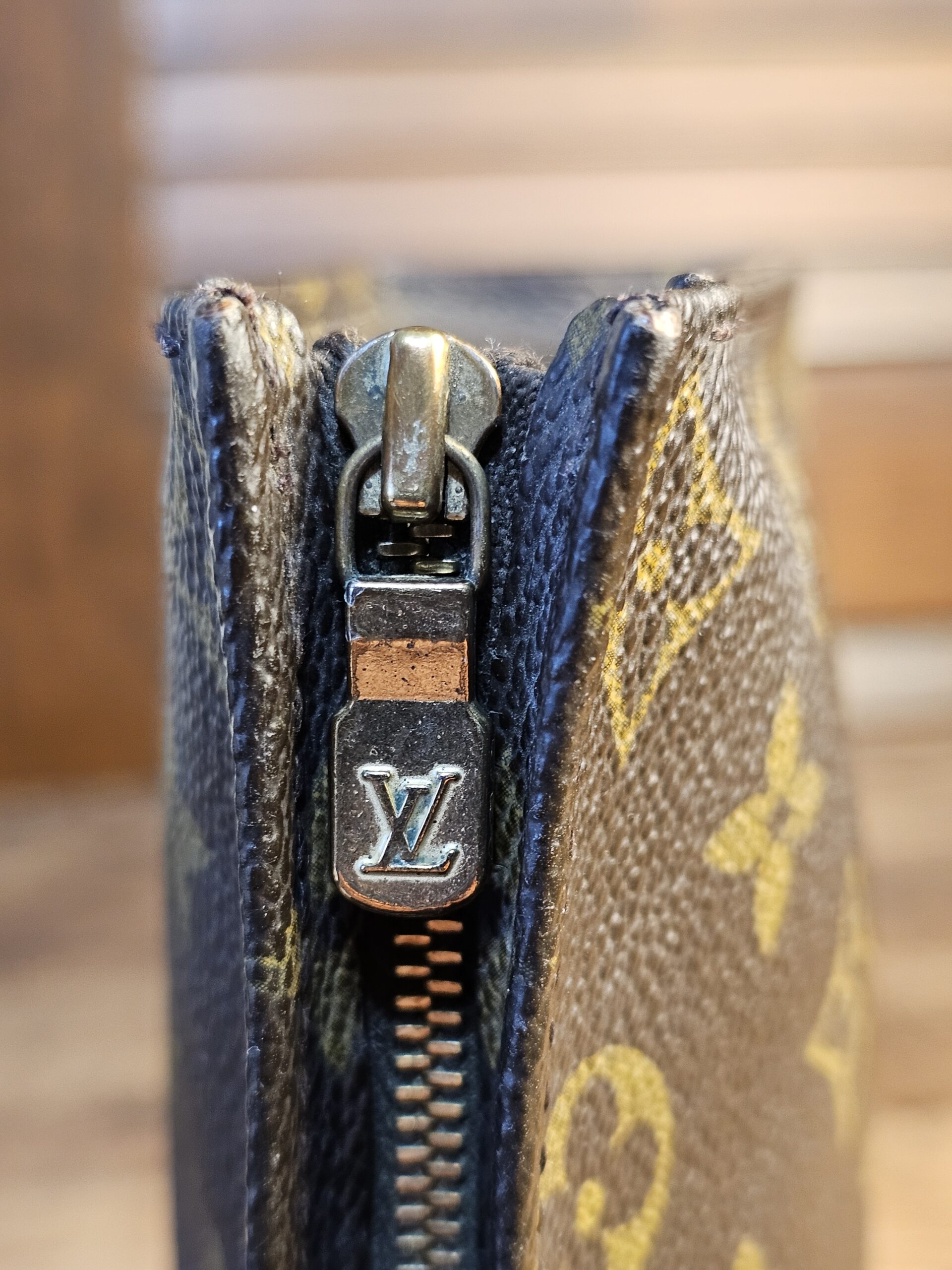 Tolietry 19 Monogram - Image 11