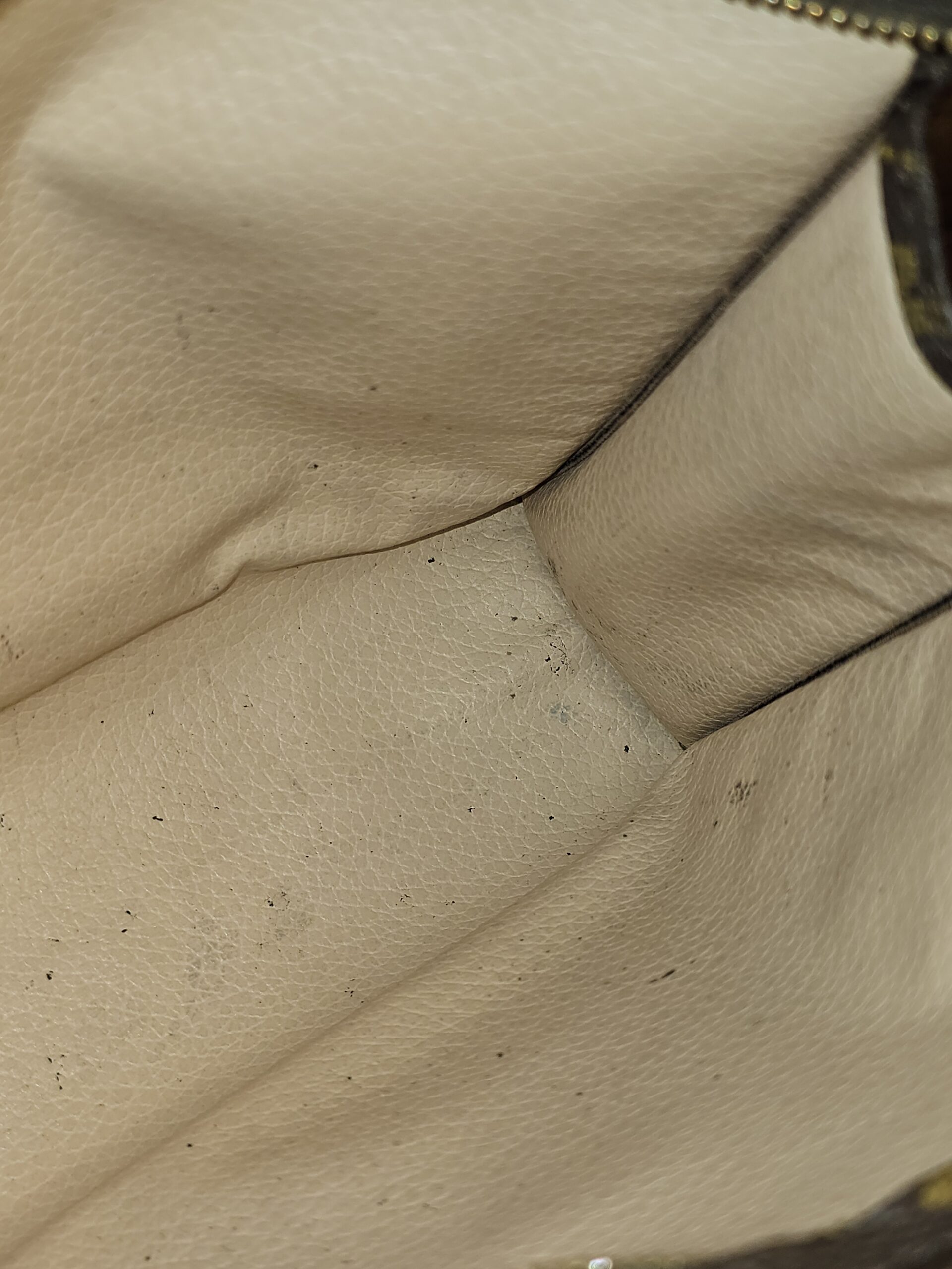 Tolietry 19 Monogram - Image 13