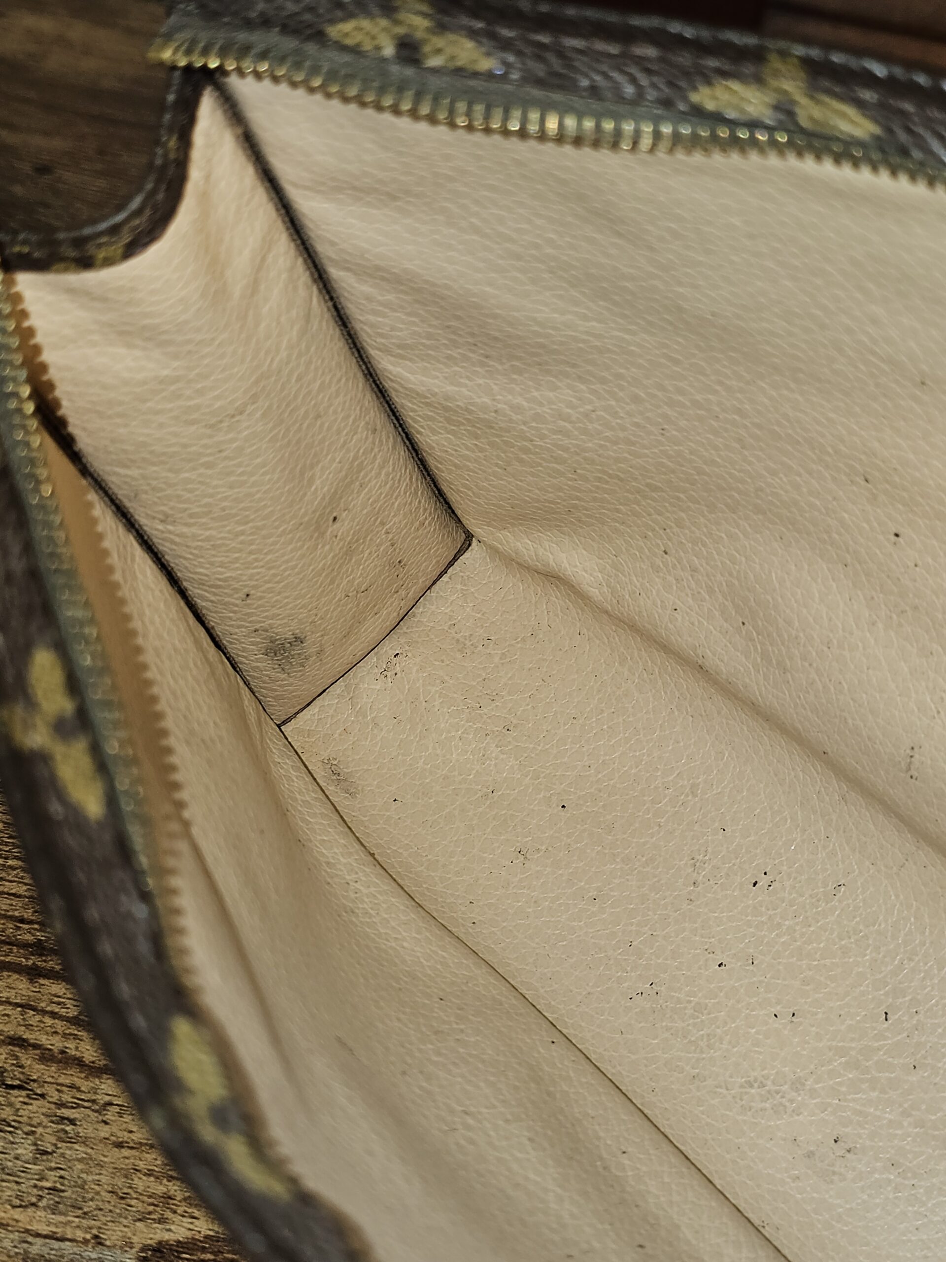 Tolietry 19 Monogram - Image 14