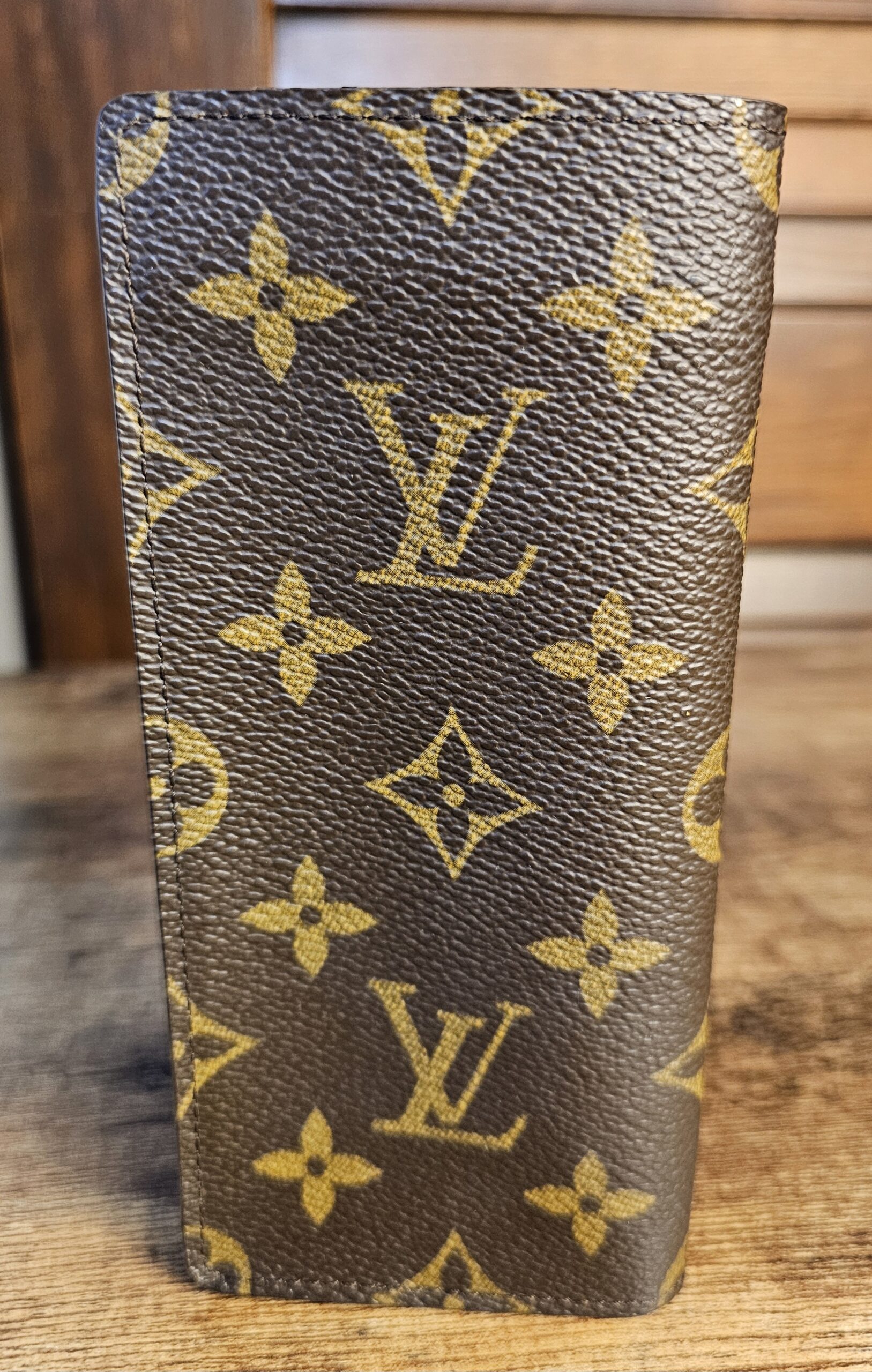 Euti Sunglasses Case - Image 3