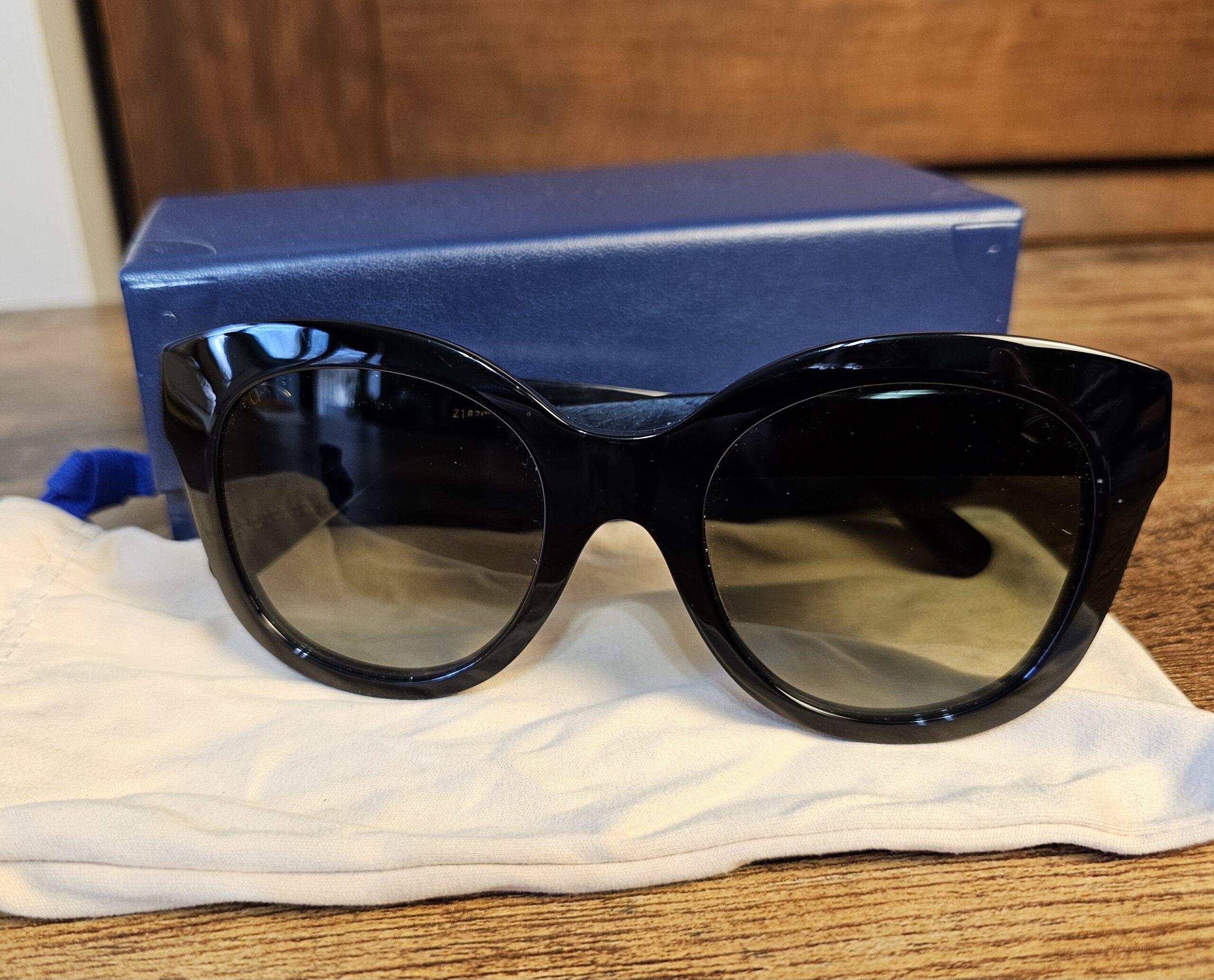 Empreinte Light Round Sunglasses