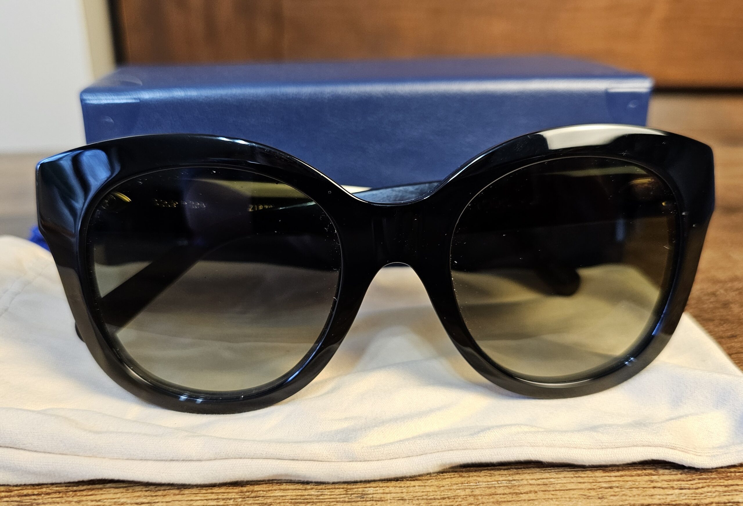 Empreinte Light Round Sunglasses - Image 3