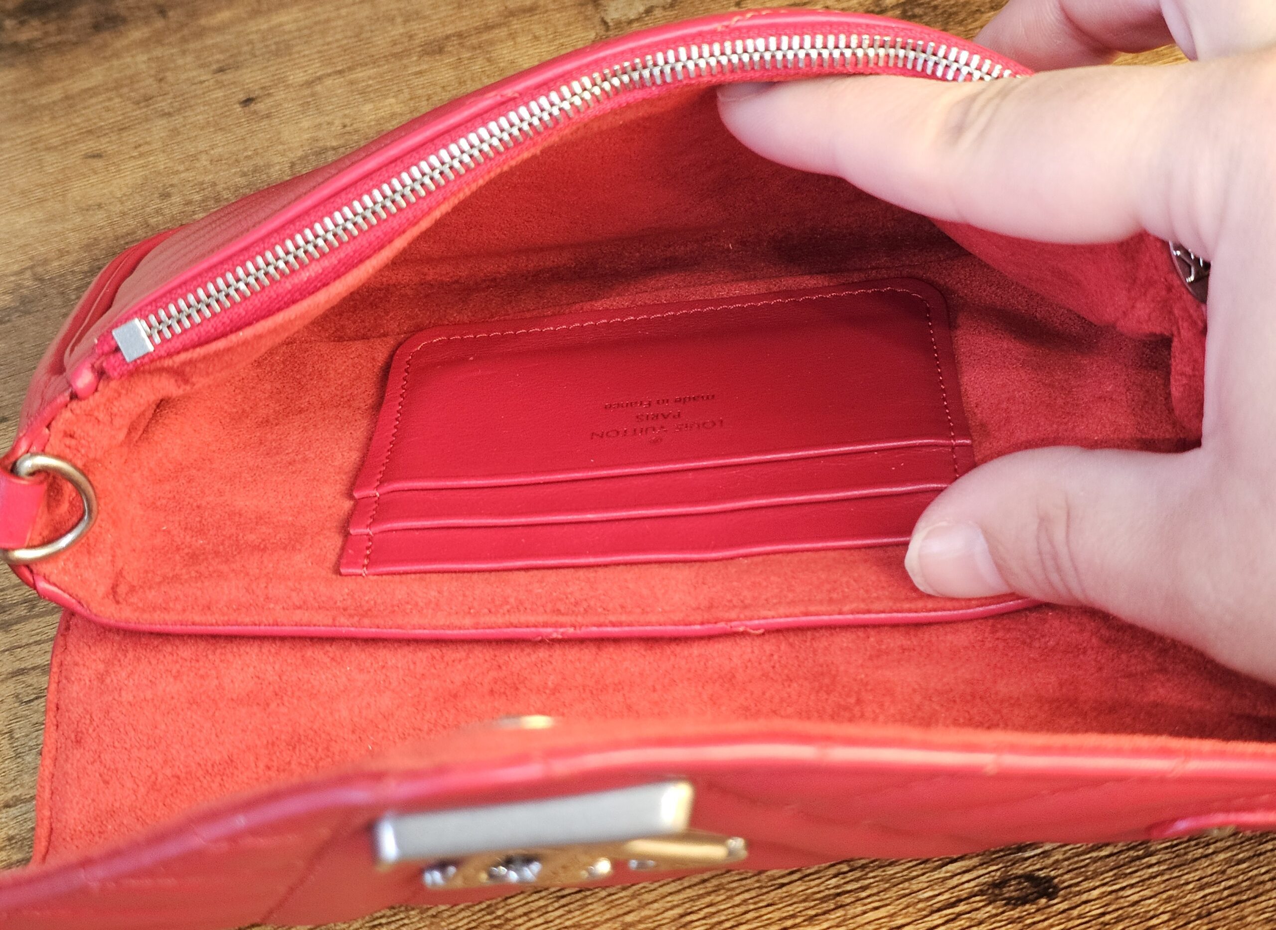 Red New Wave - Image 18