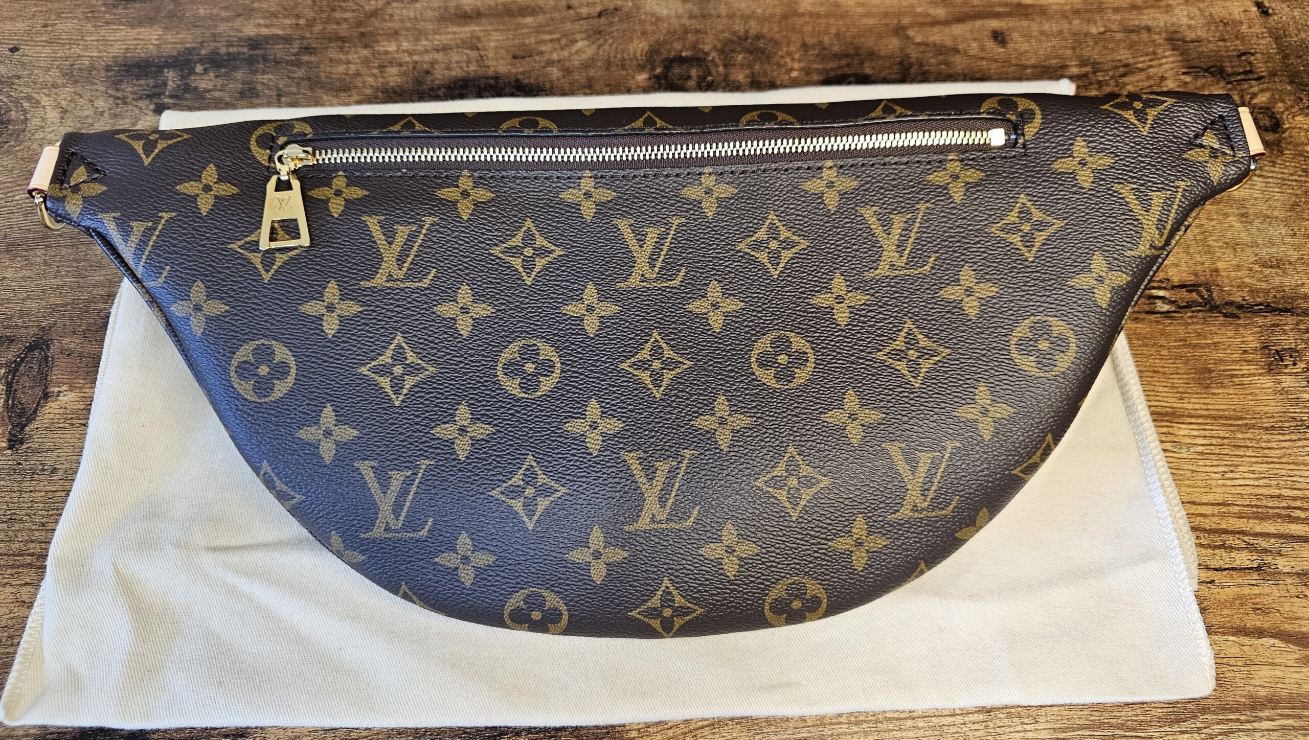 Highrise Bumbag - Image 4