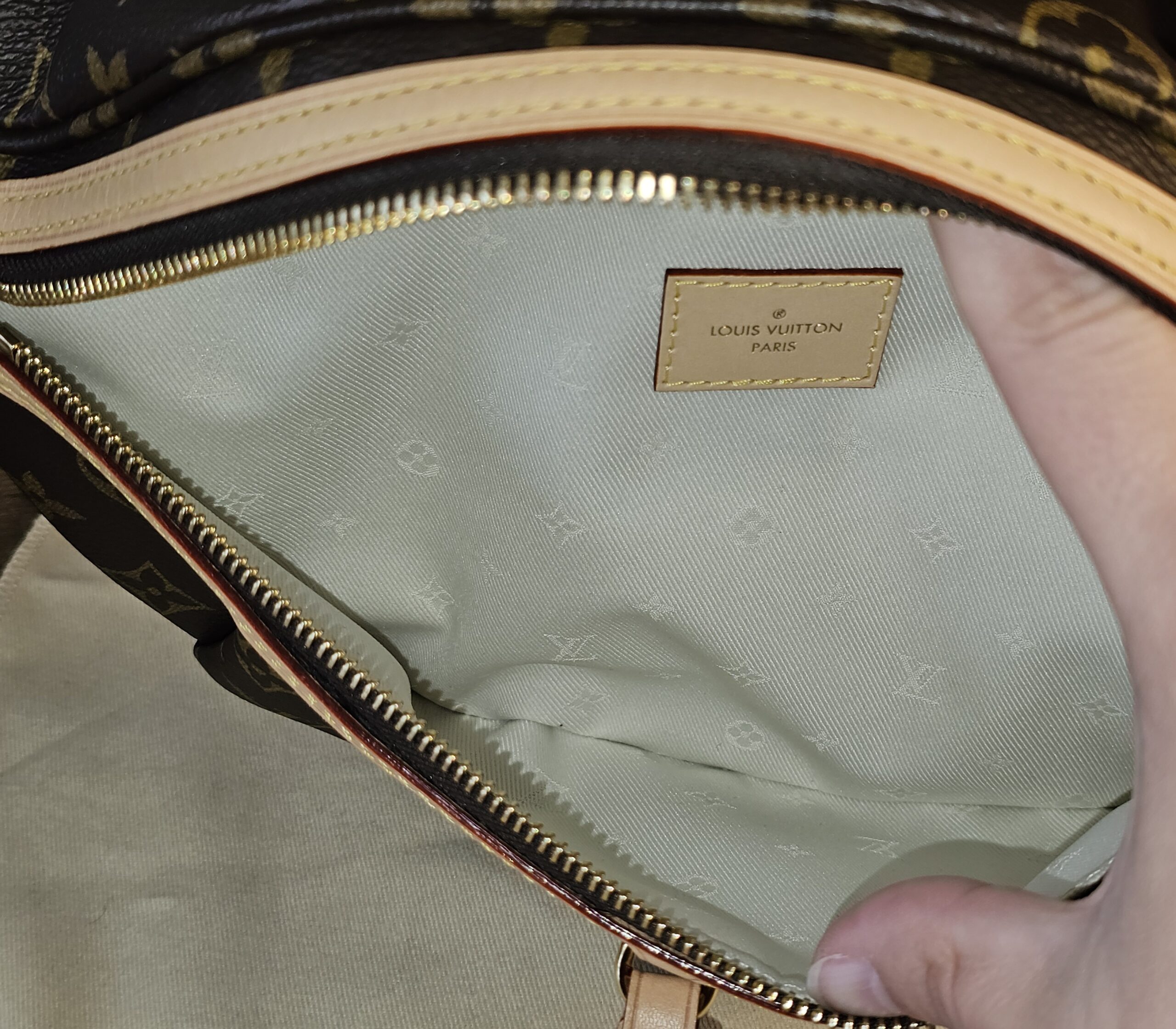 Highrise Bumbag - Image 17