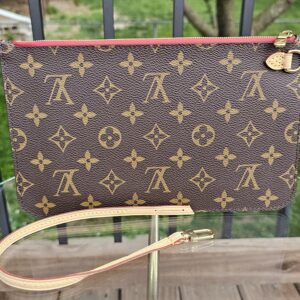 Neverfull Pouch Cherry Red Interior