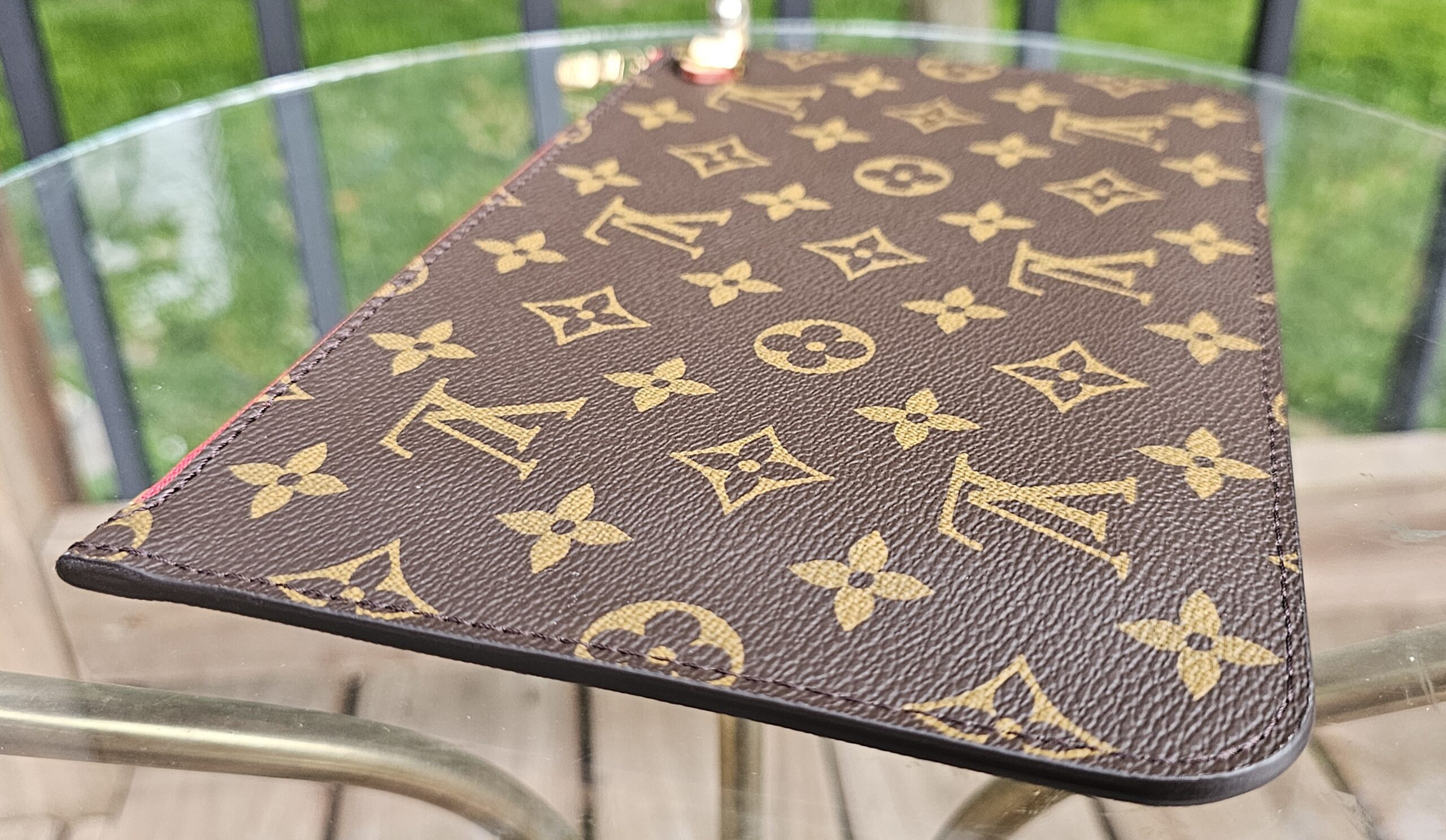 Neverfull Pouch Cherry Red Interior - Image 4