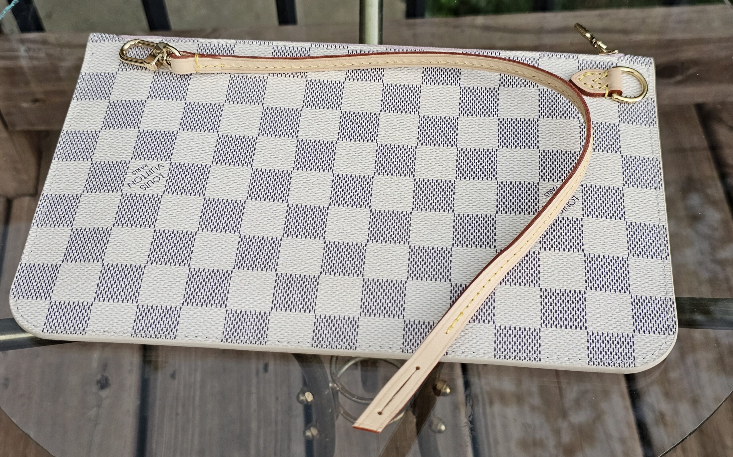 Neverfull Pouch Azur - Image 10