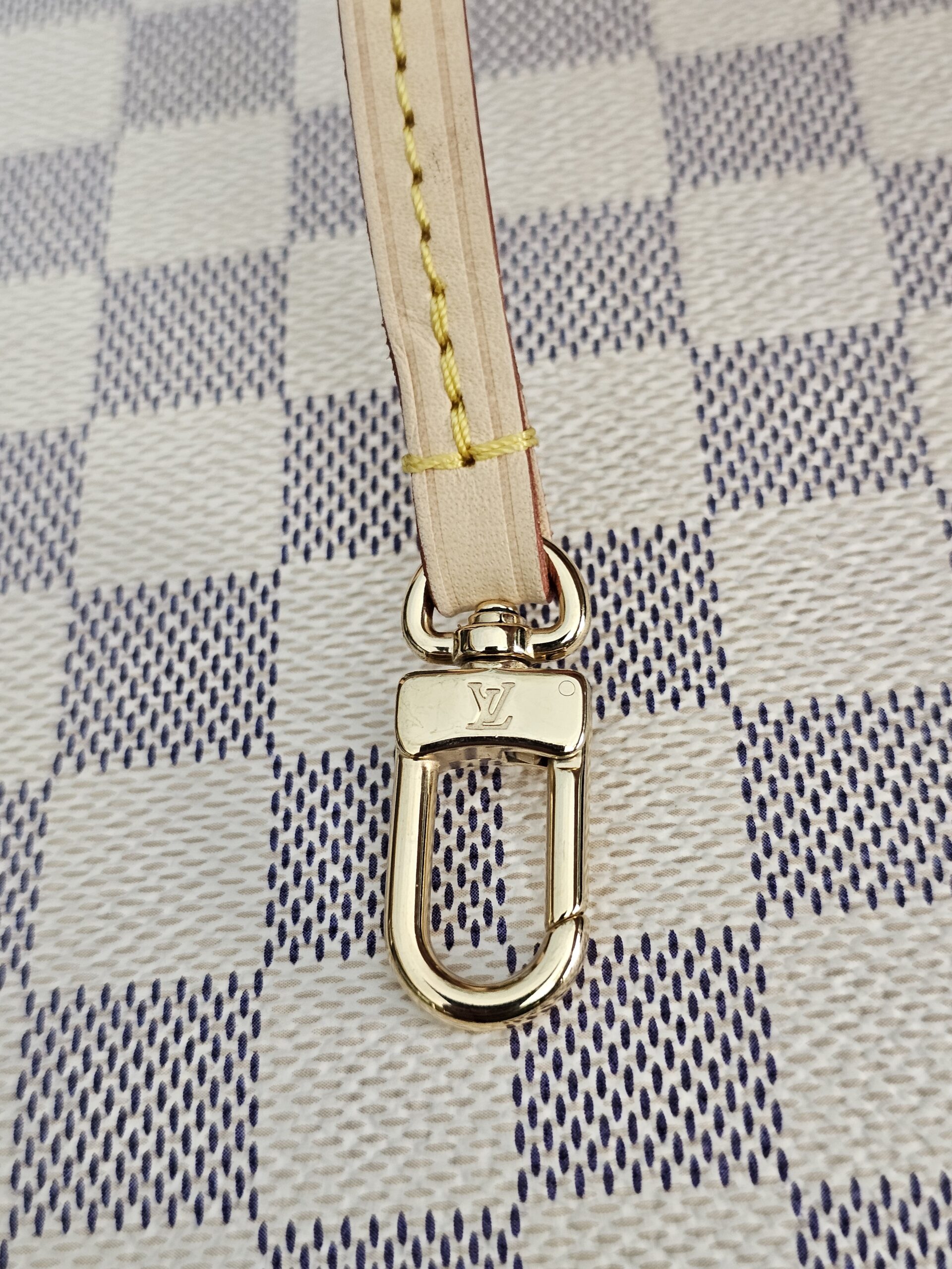 Neverfull Pouch Azur - Image 11