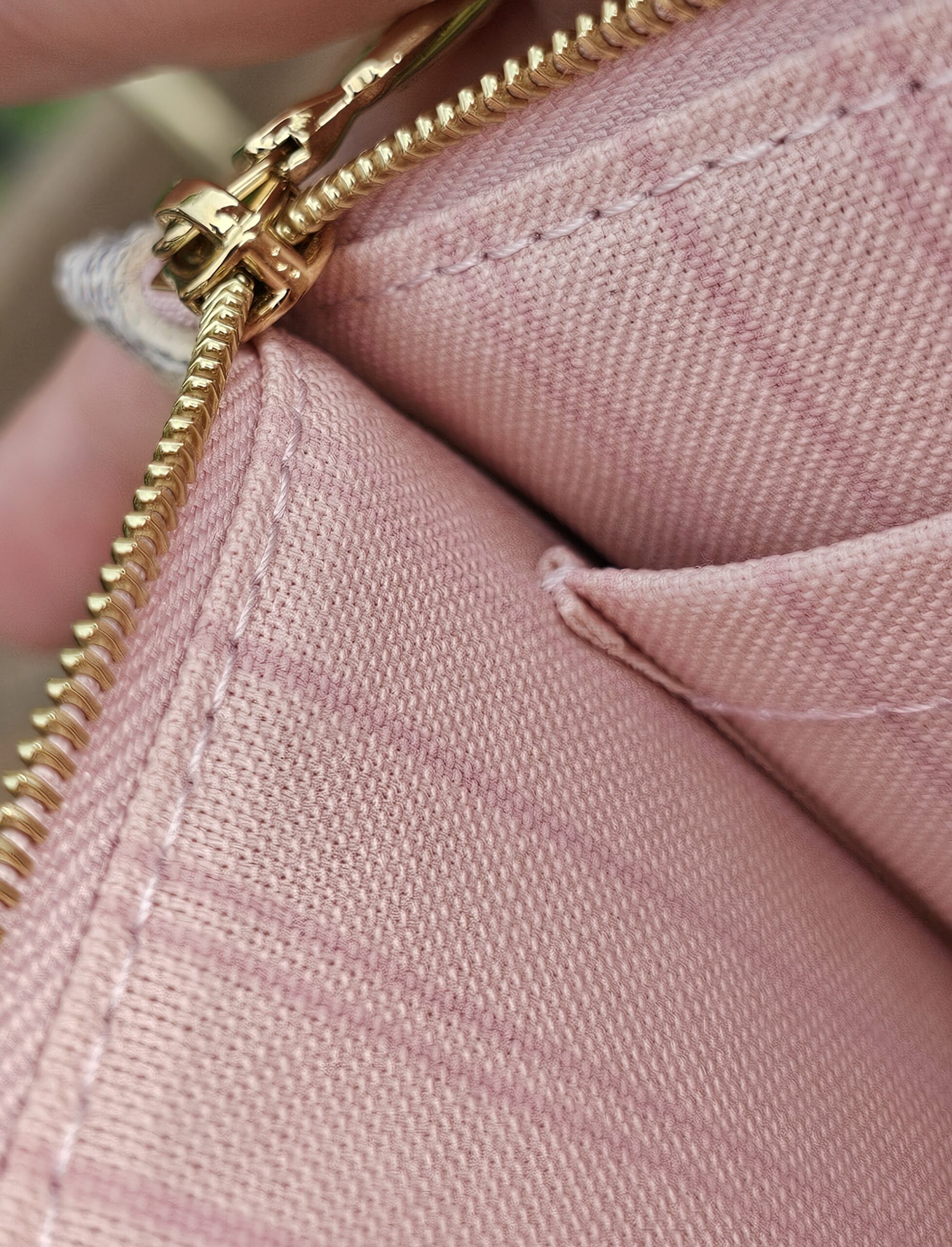 Neverfull Pouch Azur - Image 15