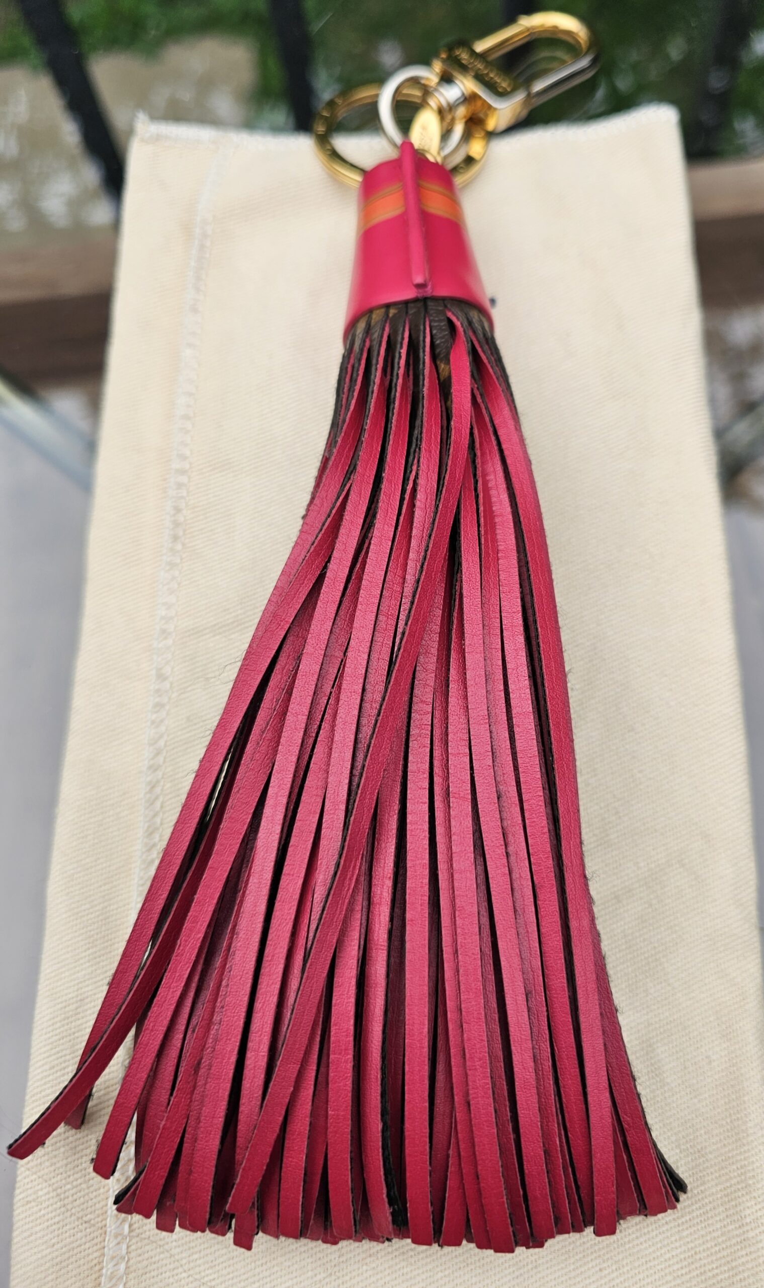Summer Trunks Tassel Charm - Image 3