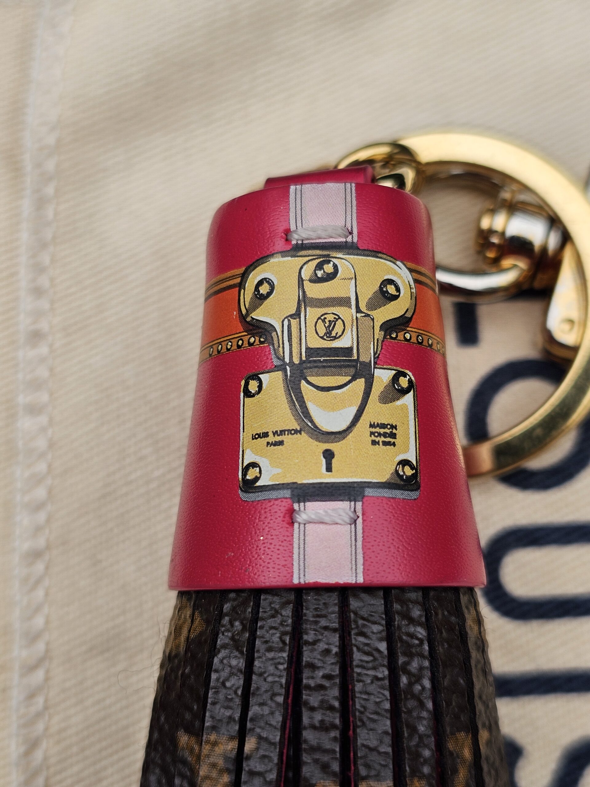 Summer Trunks Tassel Charm - Image 6