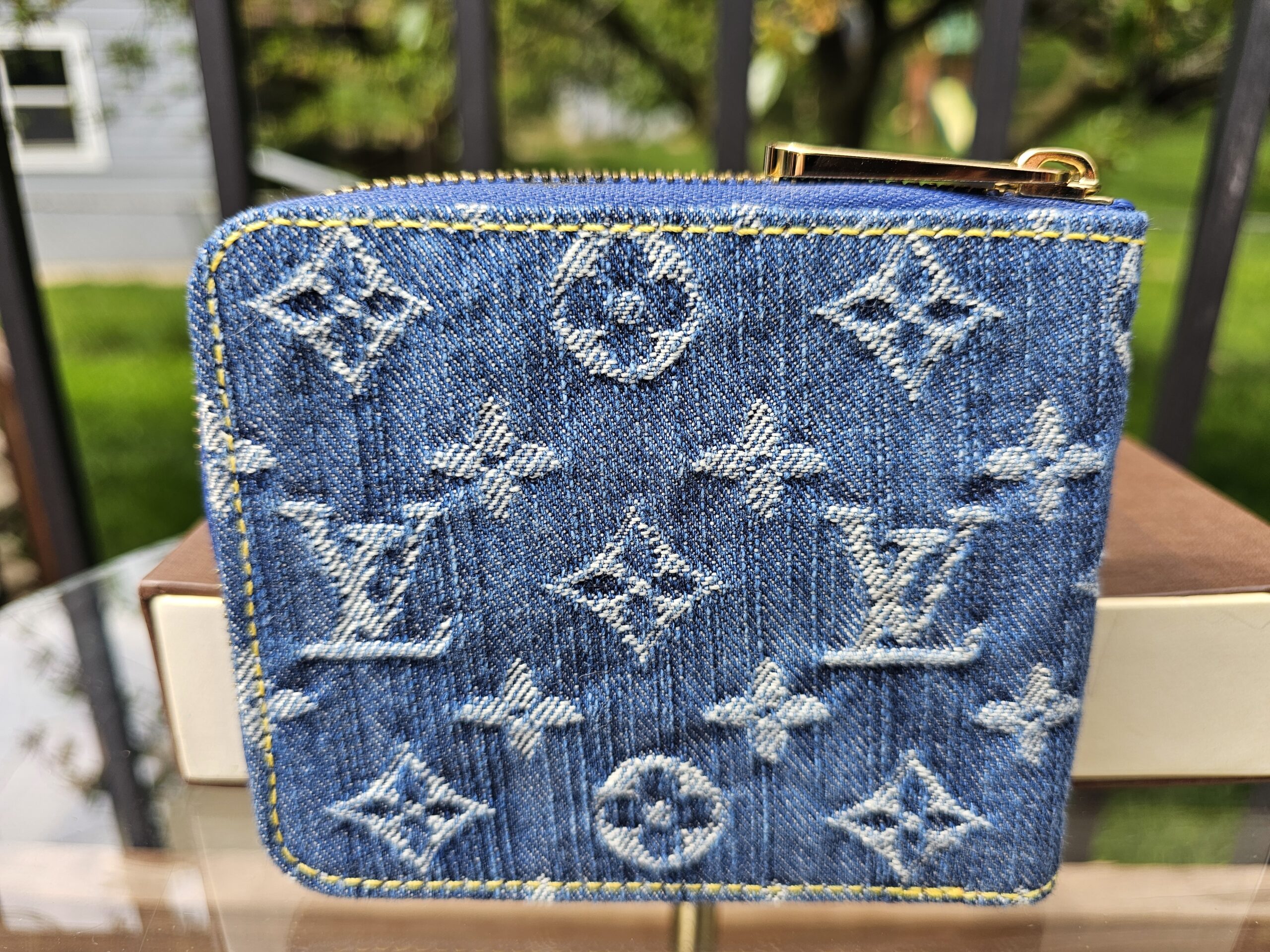 Denim Compact Zippy wallet - Image 3