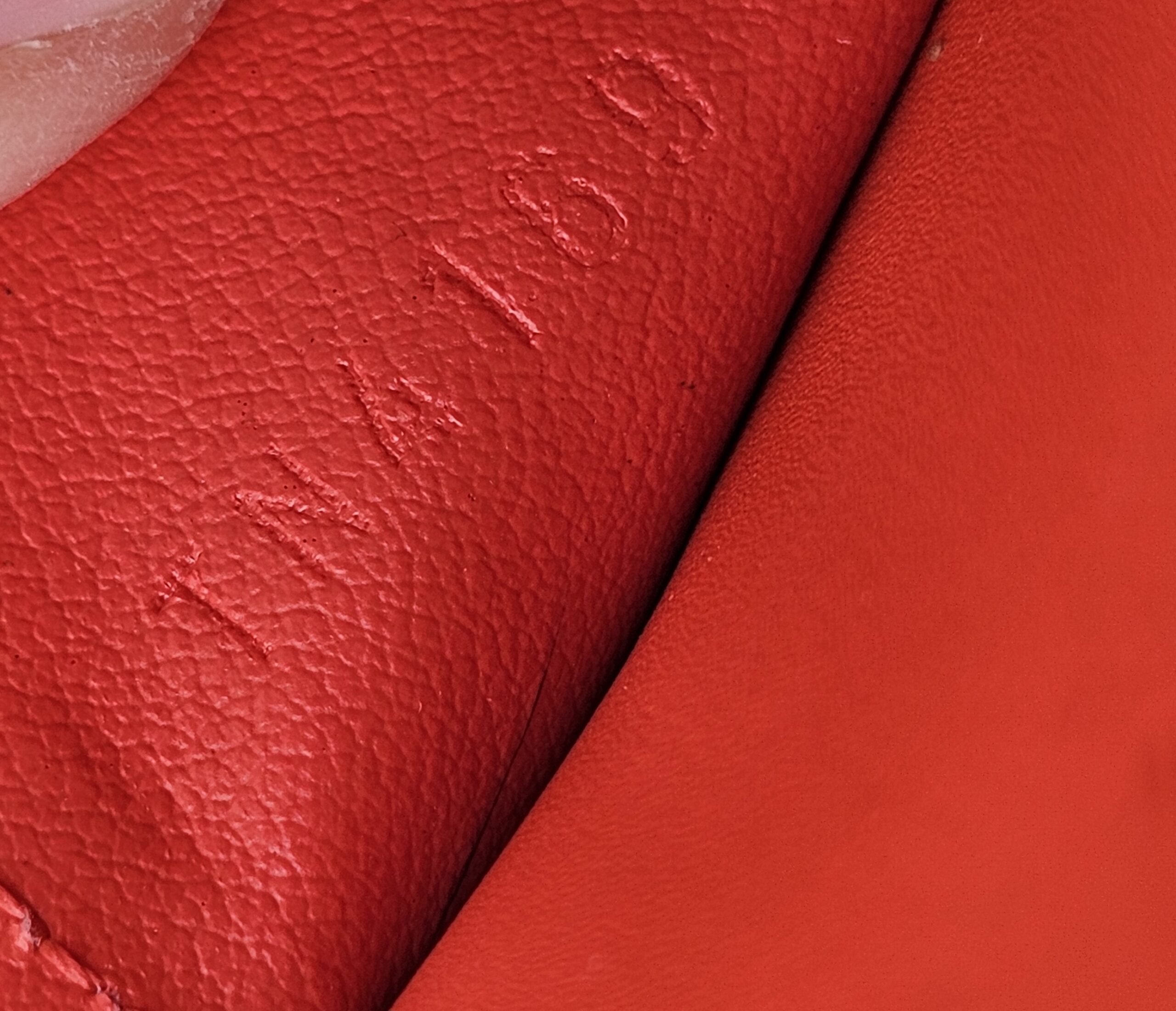 Heart Vernis Coin Pouch - Image 11