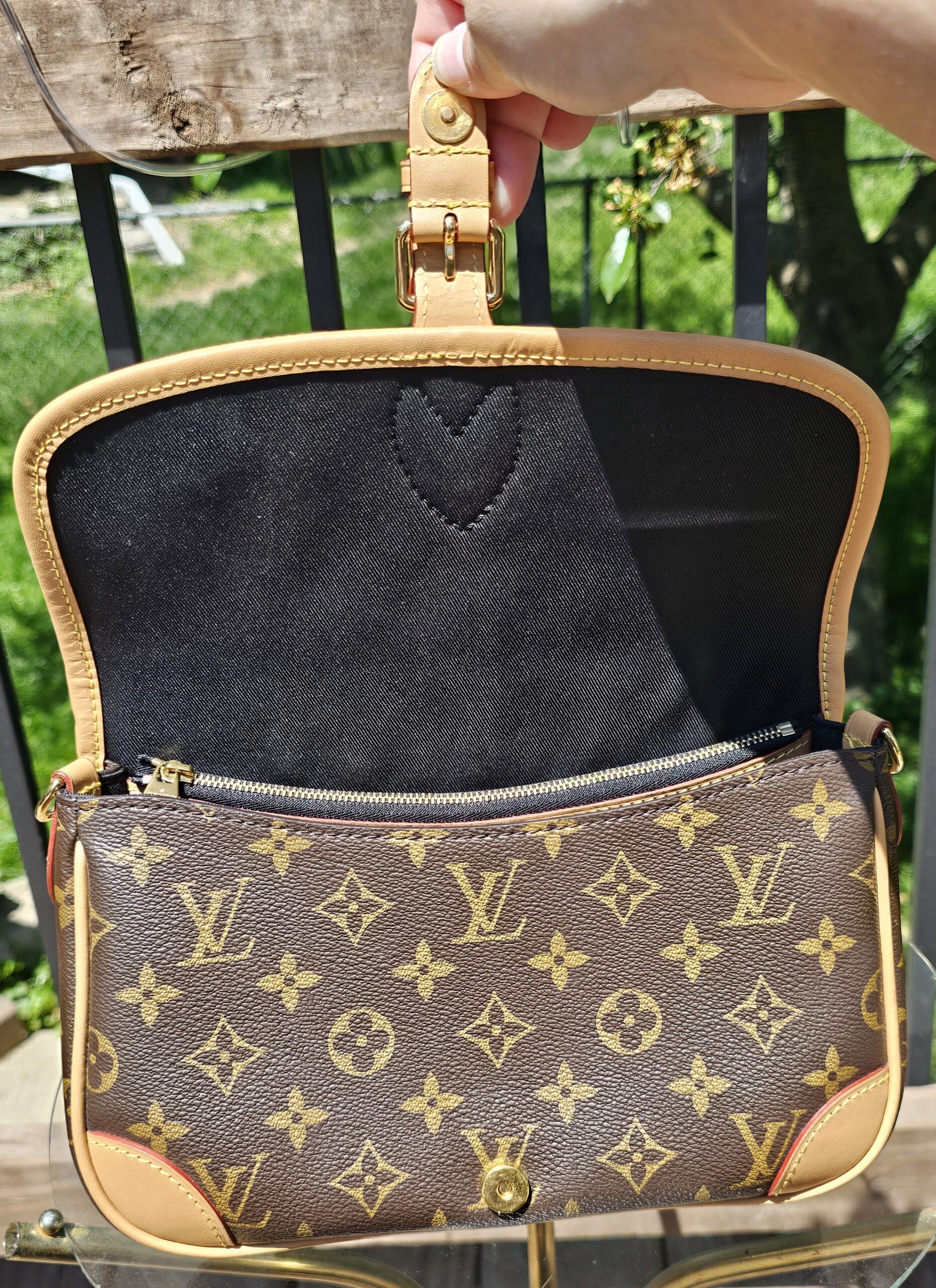 Monogram Diane - Image 13