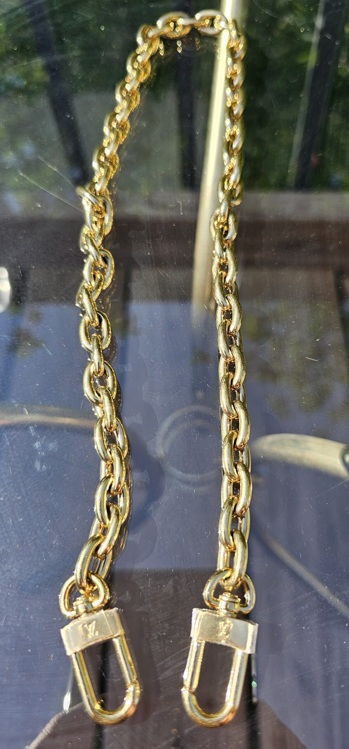 Gold hardware chain - Image 3