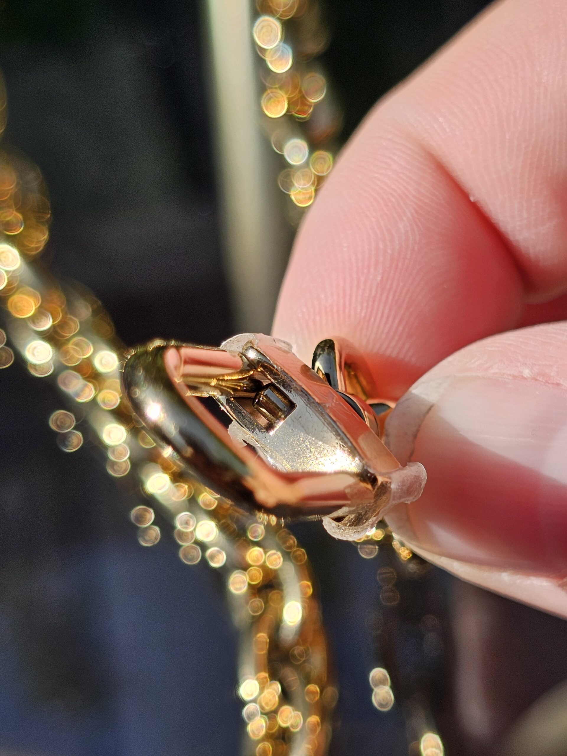 Gold hardware chain - Image 5