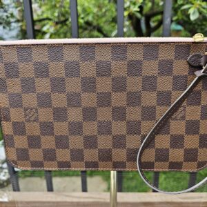 Neverfull Pouch MM/ GM DE Rose Ballerine Interior