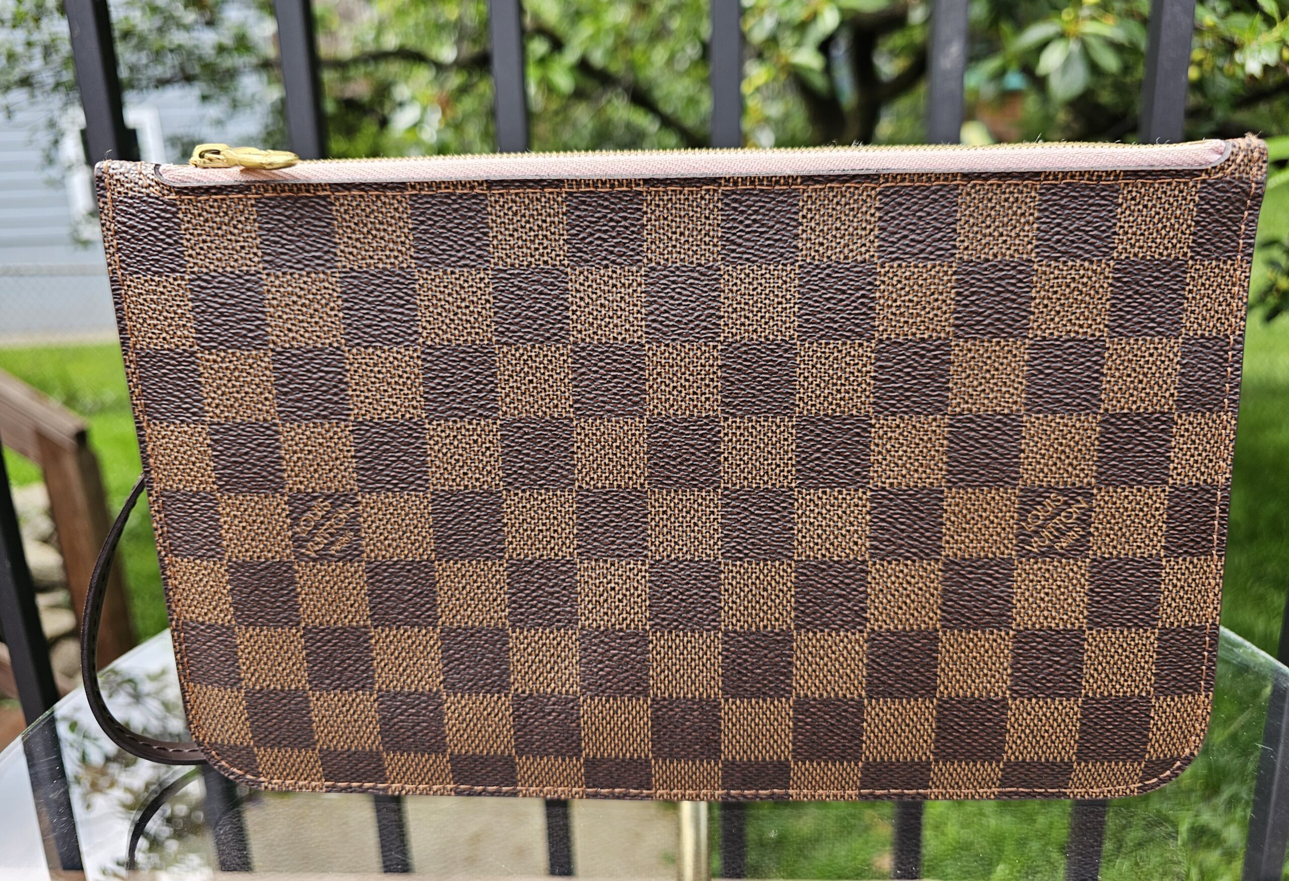 Neverfull Pouch MM/ GM DE Rose Ballerine Interior - Image 3