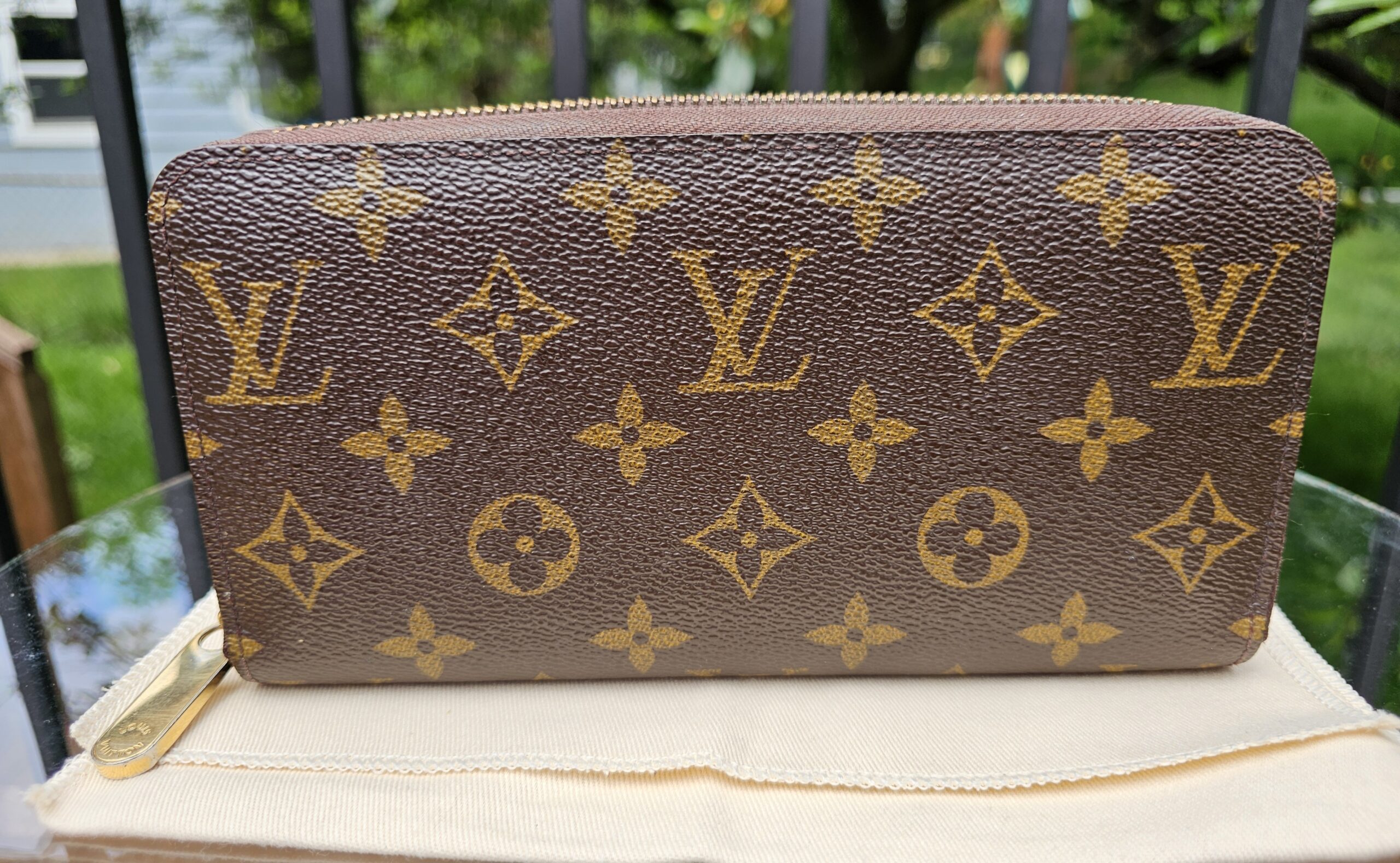 Zippy Wallet Monogram - Image 3
