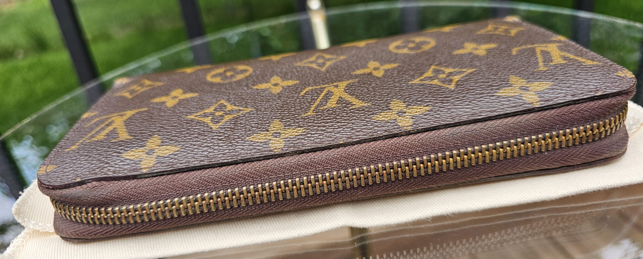 Zippy Wallet Monogram - Image 6