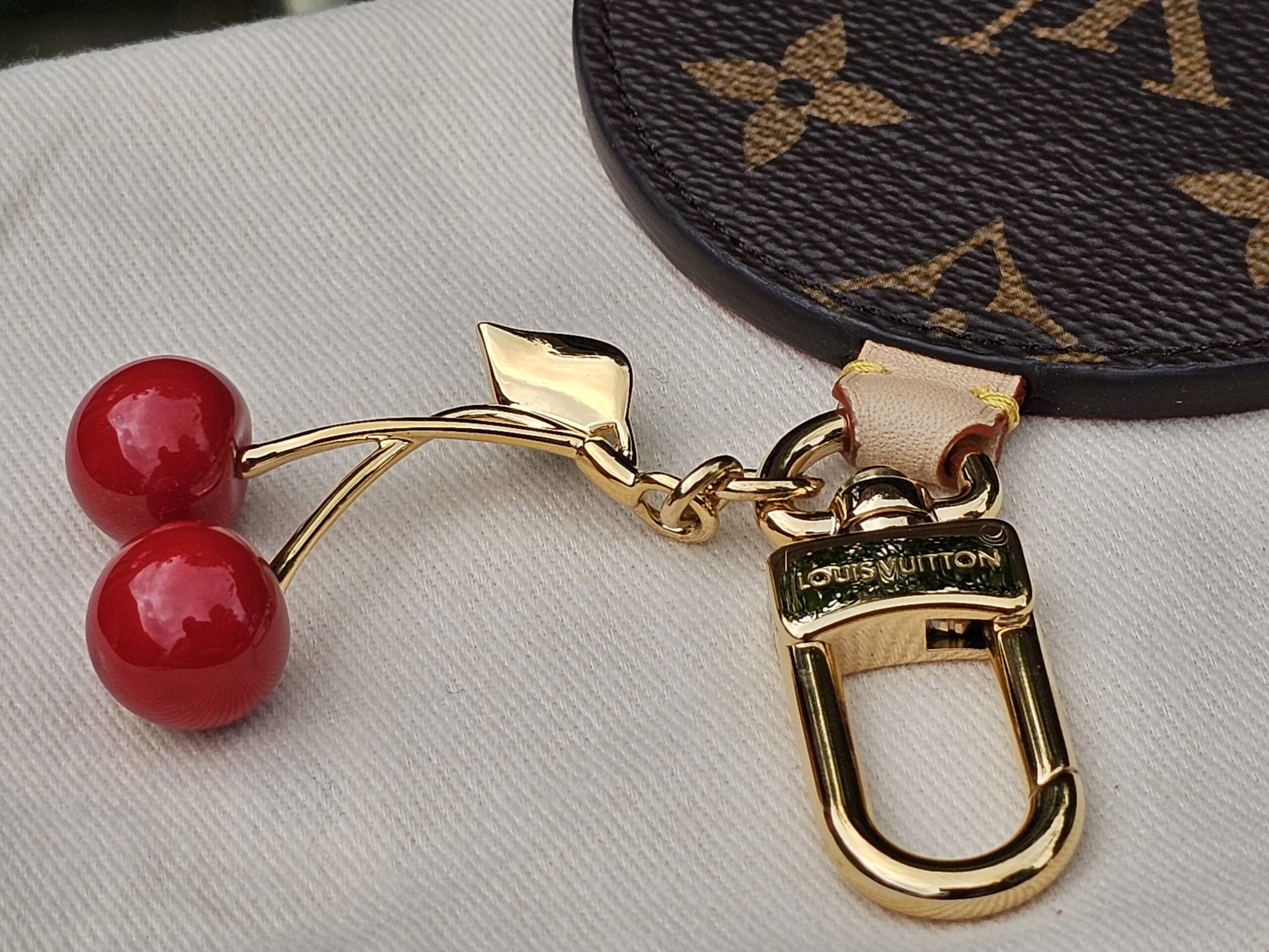 Cerise Mirror Charm - Image 6